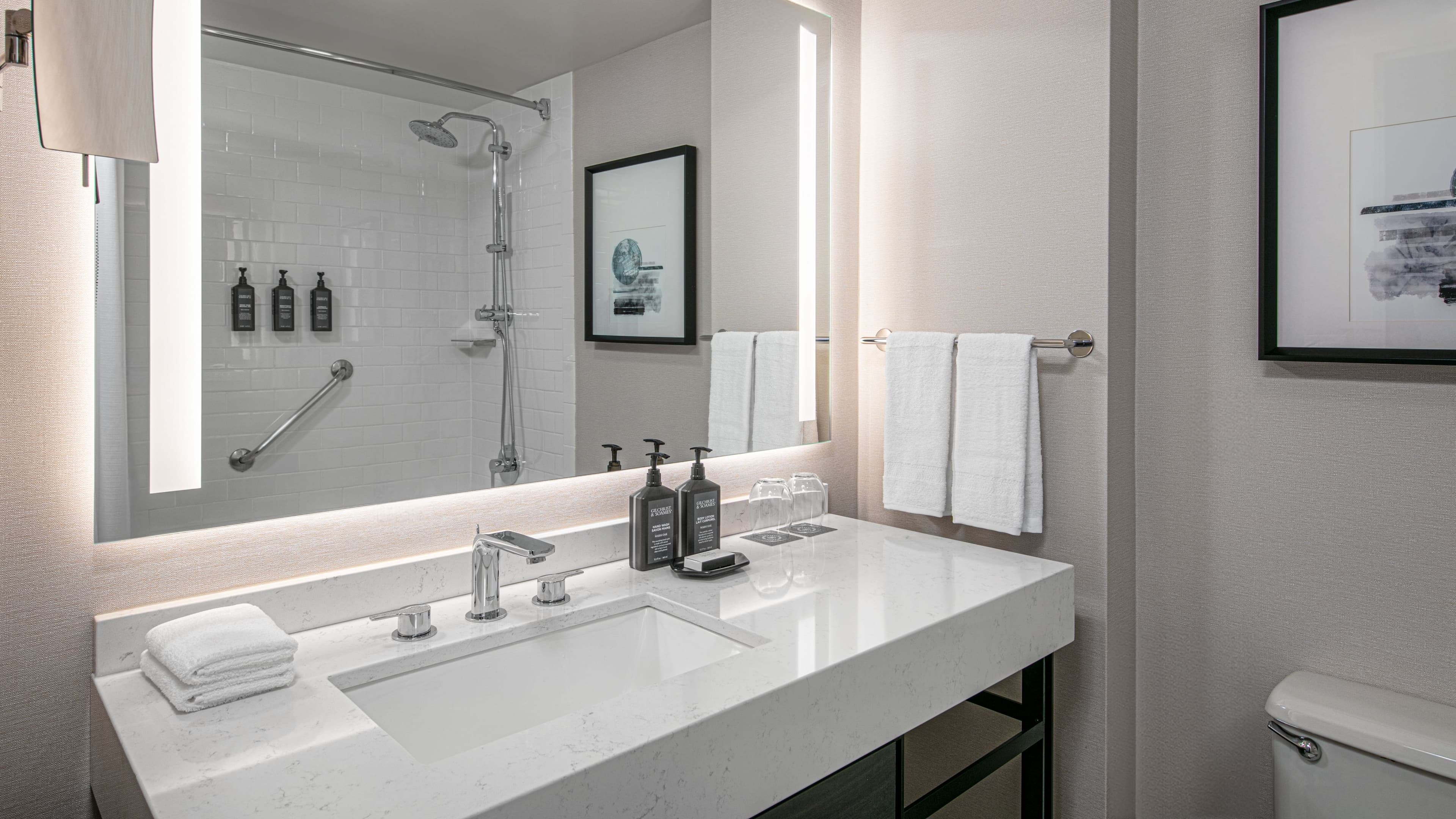 Sheraton LaGuardia East Hotel - Image 5
