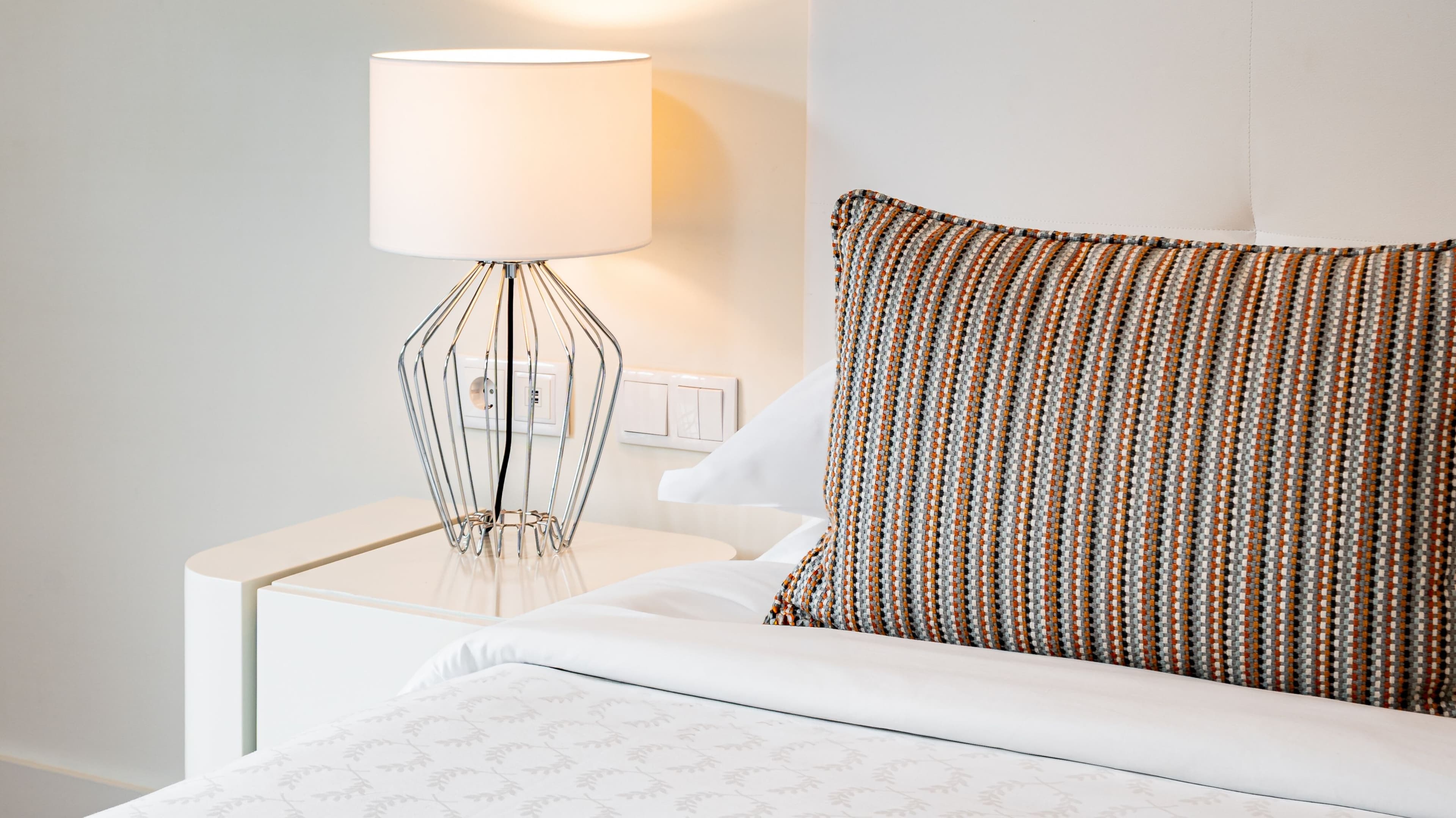 Premium Deluxe Room - Image 10