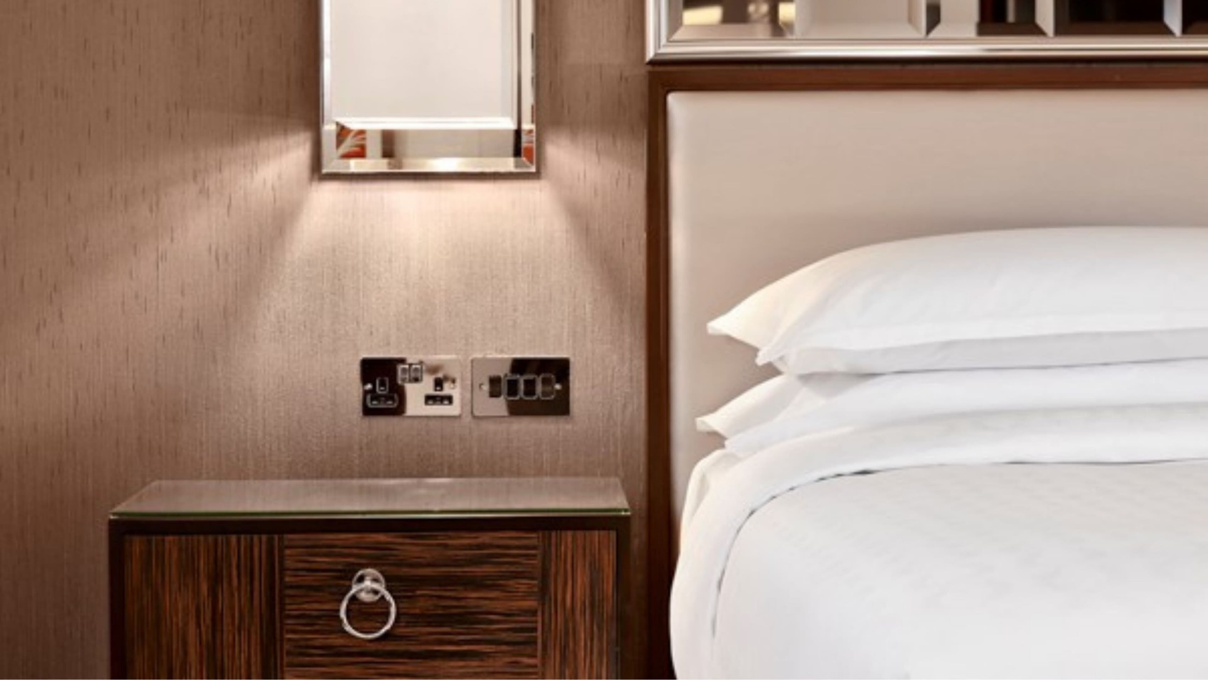 Deluxe Guest room - Image 2