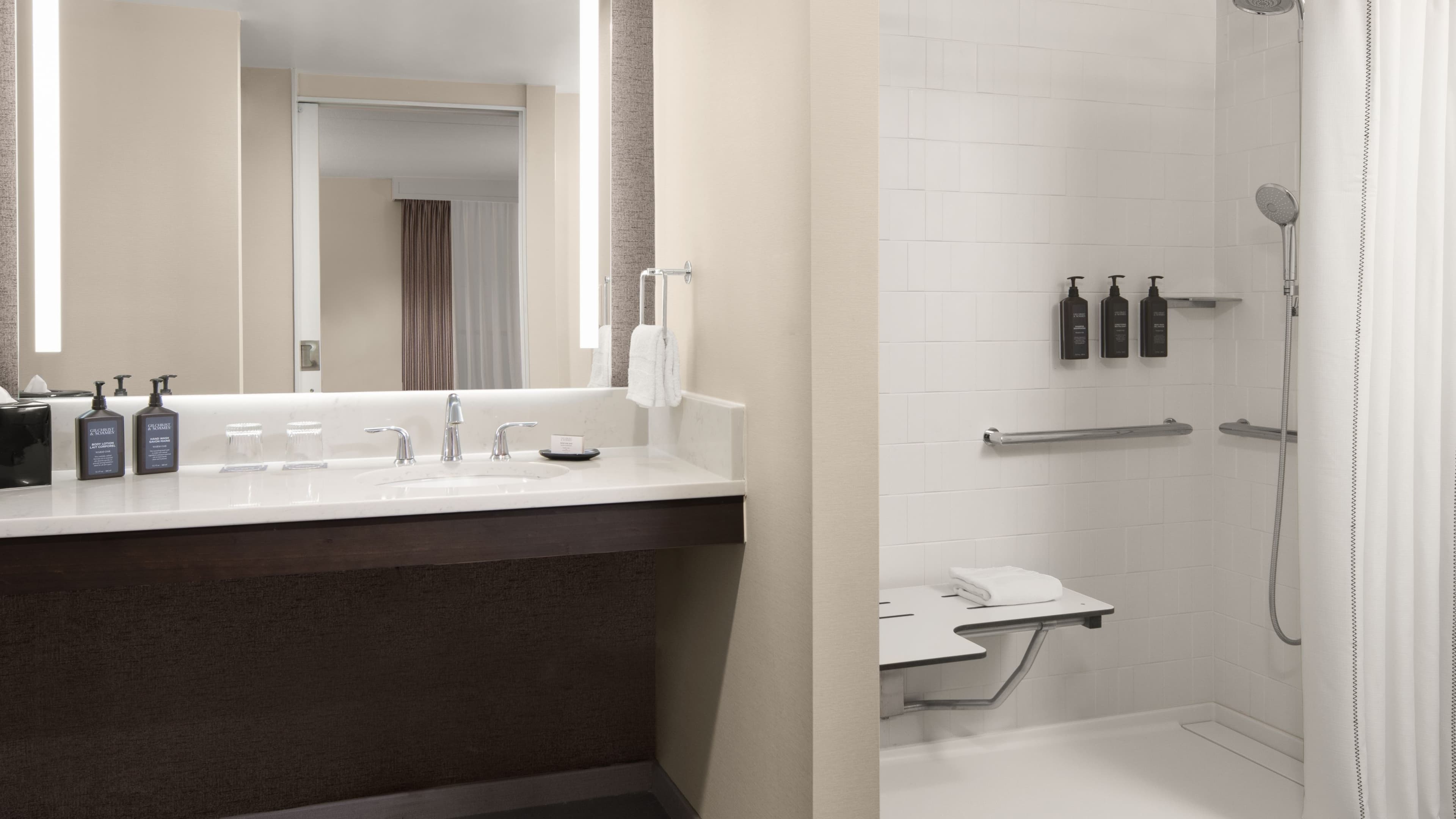 Sheraton Milwaukee Brookfield Hotel — 9