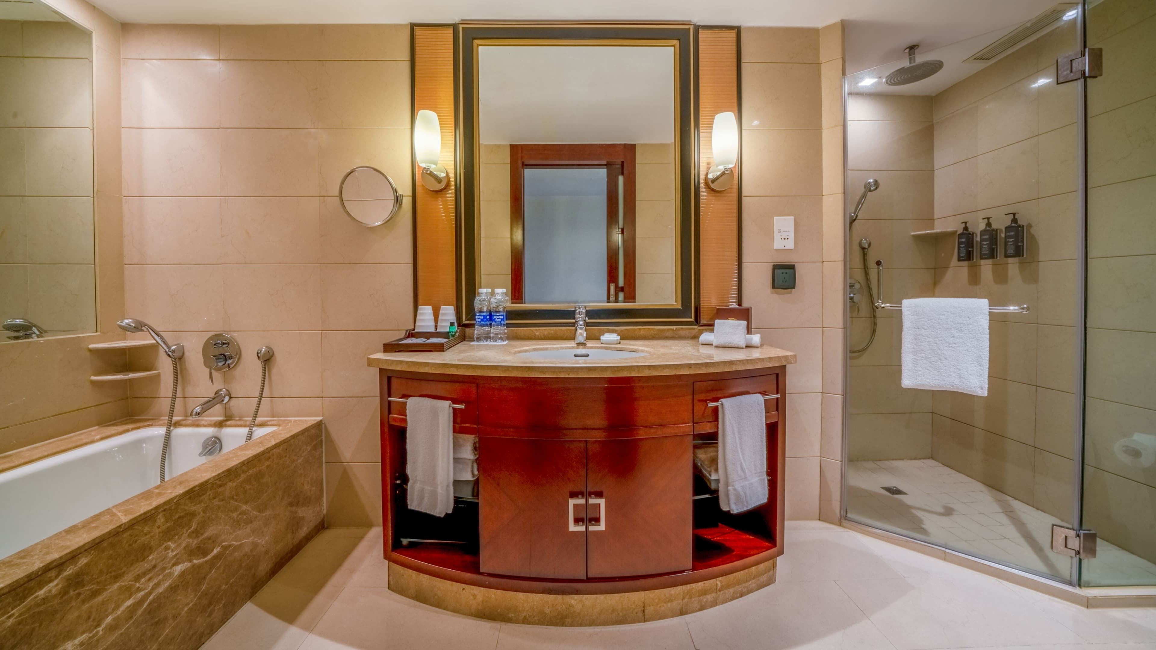 Superior Double Room - Image 2