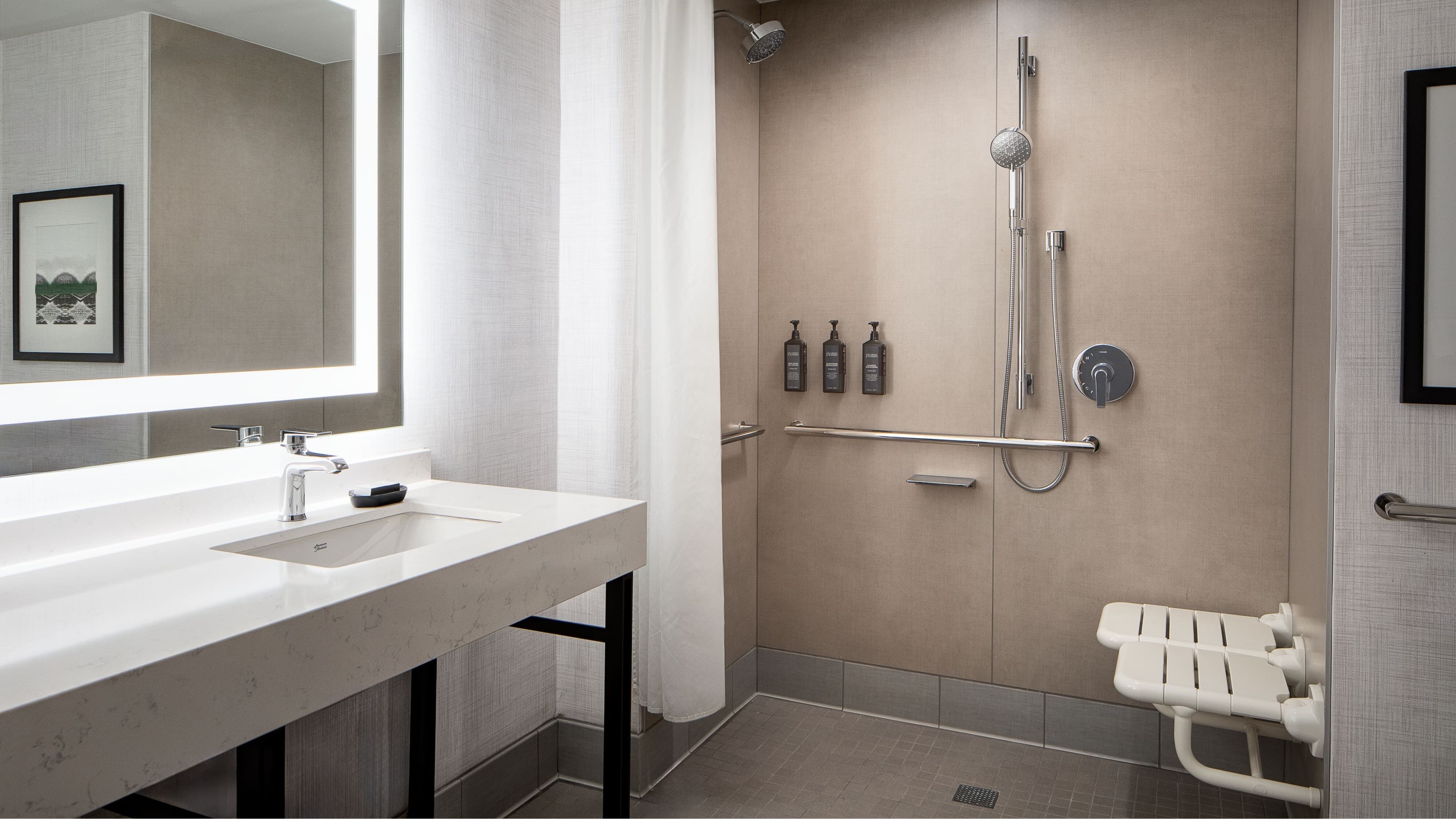 Sheraton Westport Chalet Hotel St. Louis - Image 5