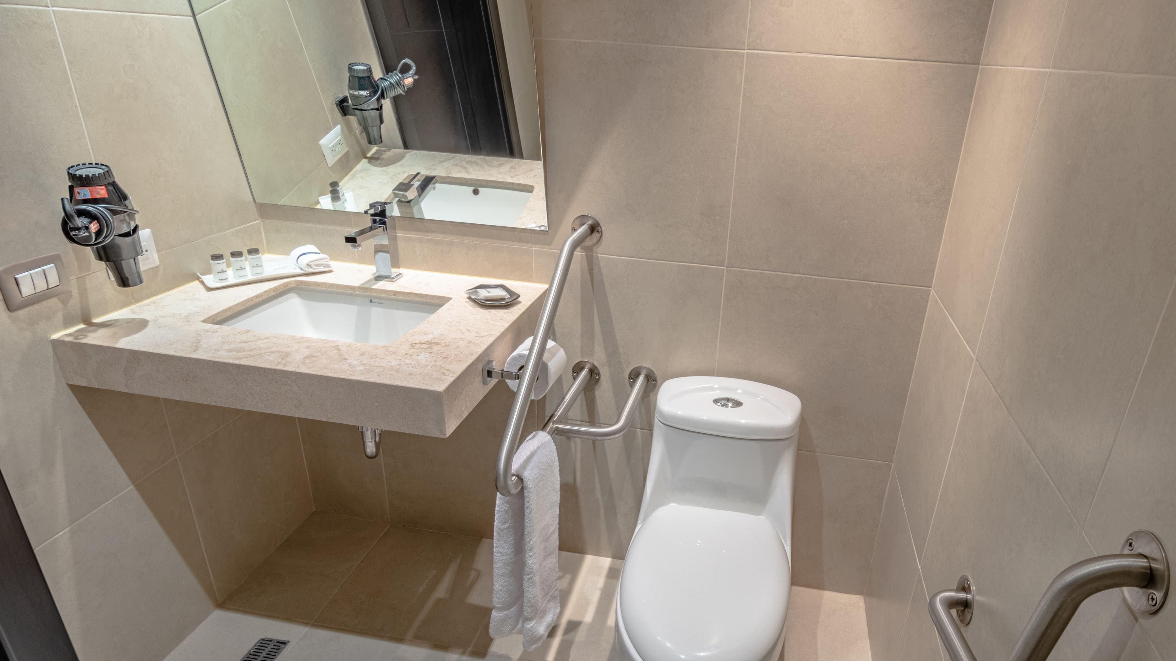 Sheraton Quito Hotel — 6