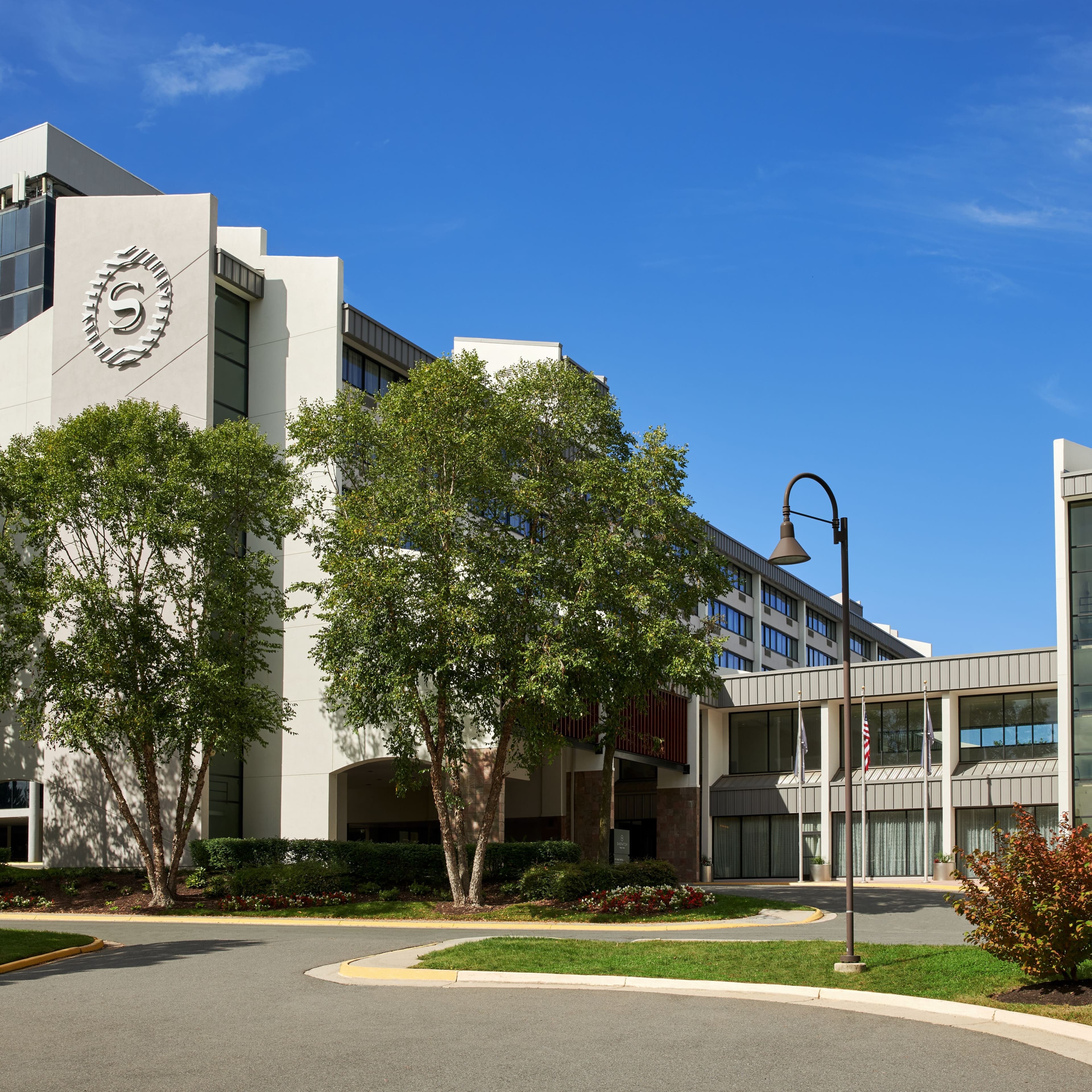 Sheraton Reston Hotel - Image 1