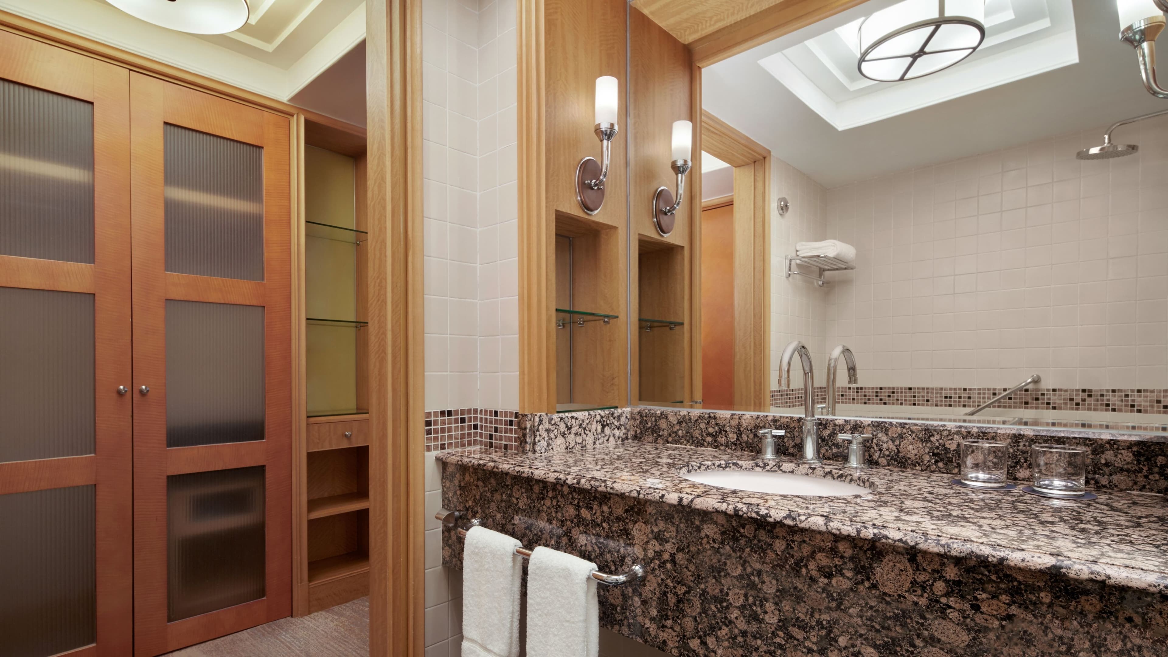 Sheraton Xi'an Hotel - Image 5