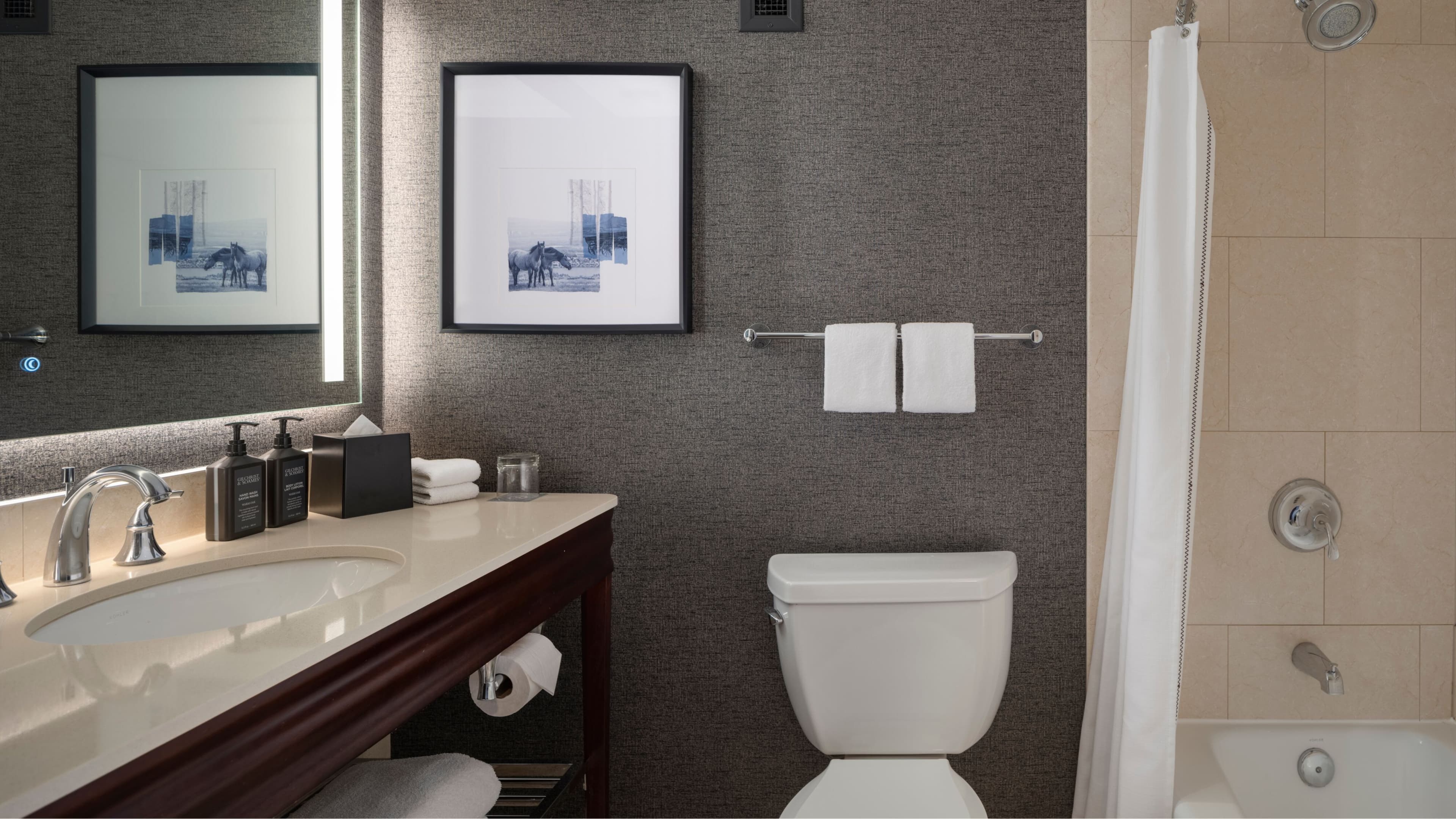 Sheraton Cavalier Calgary Hotel — 7