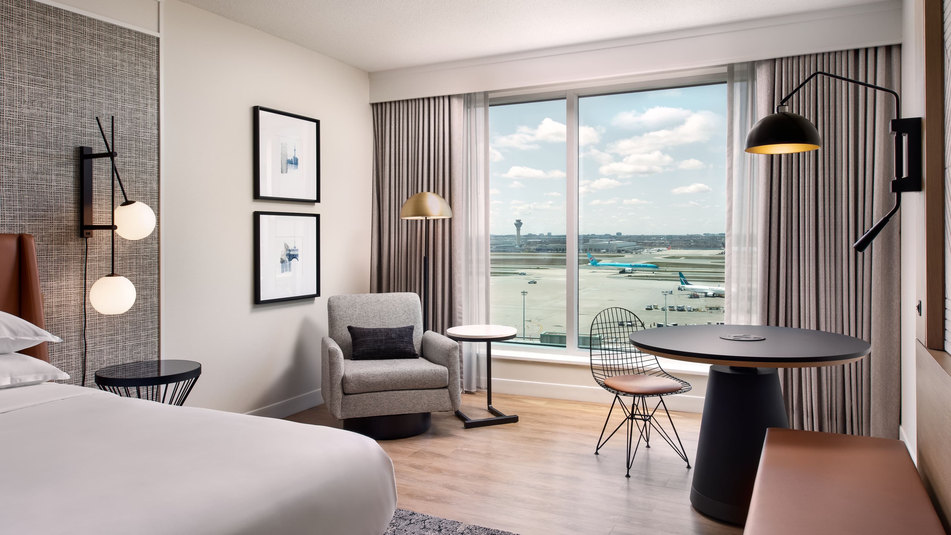 Sheraton Gateway Hotel in Toronto International Airport - Image 2