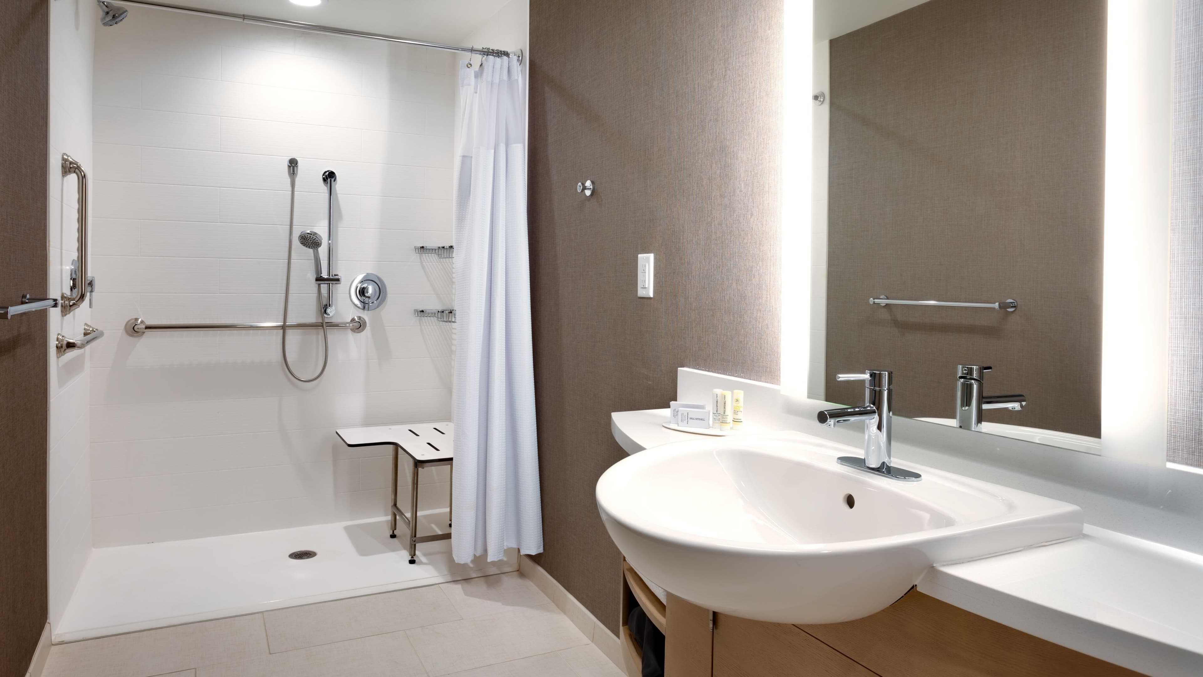 Suite - Image 6