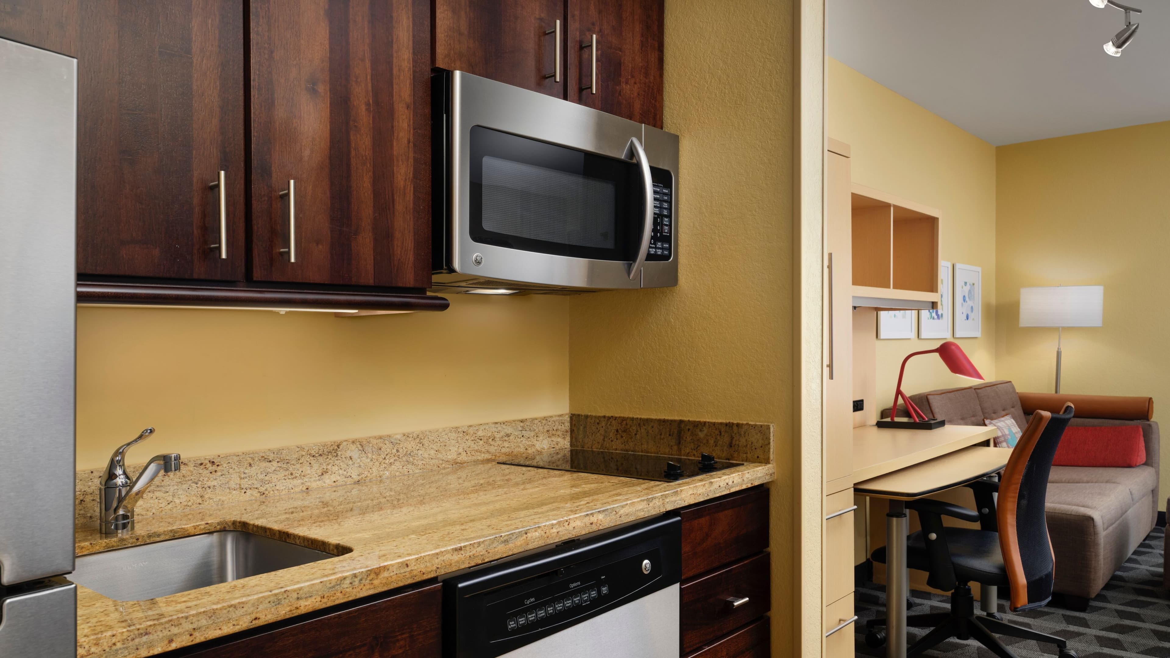 King Studio Suite - Image 5