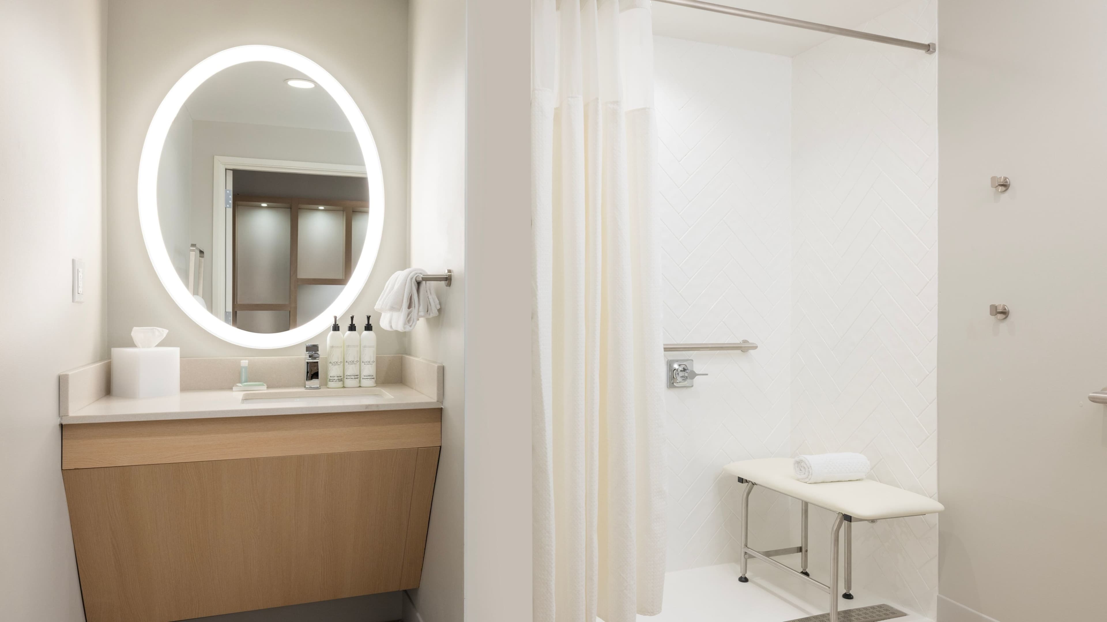 King Studio Suite - Image 6