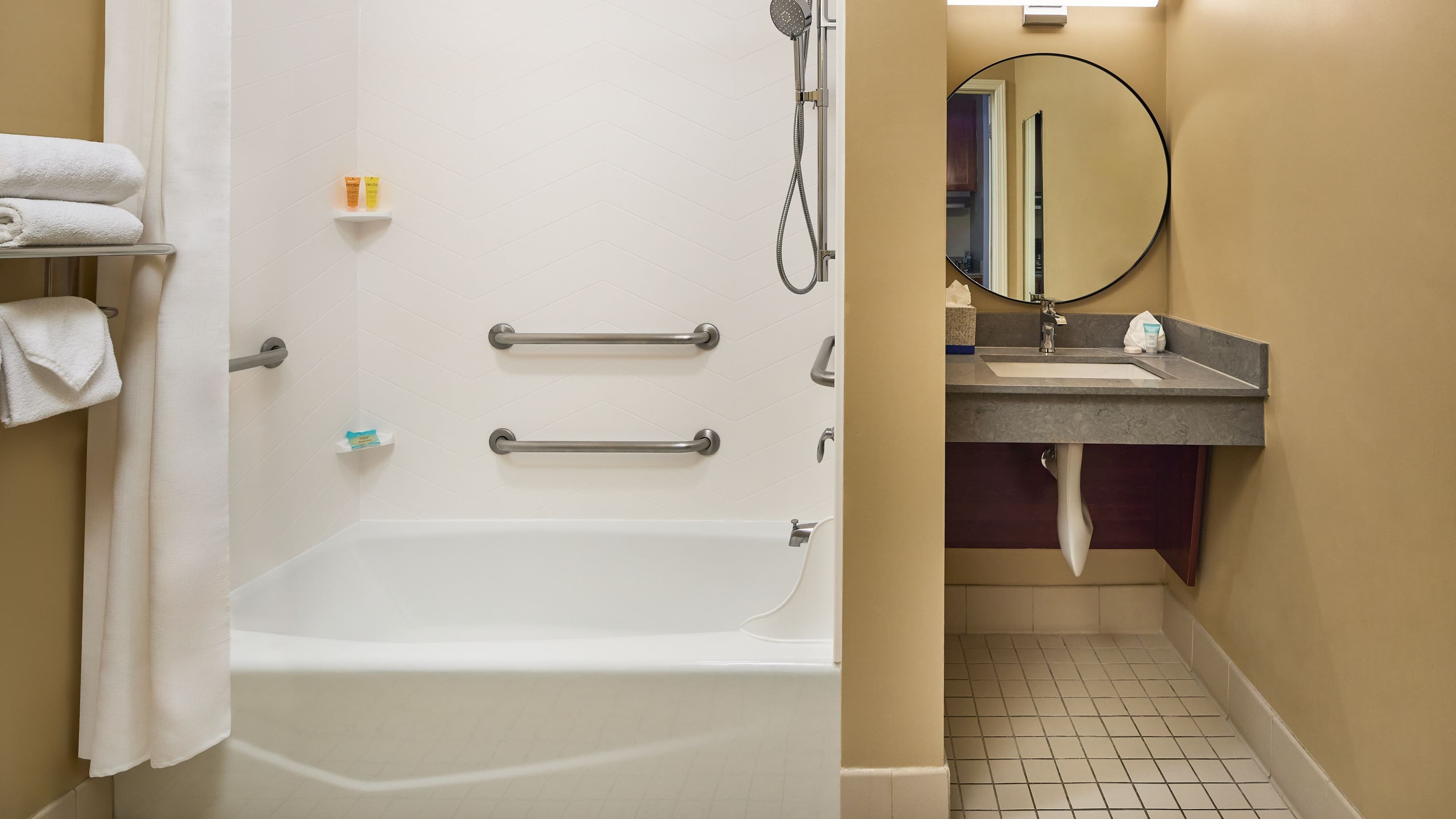 Holiday Inn Express & Suites Colorado Springs Central — 35