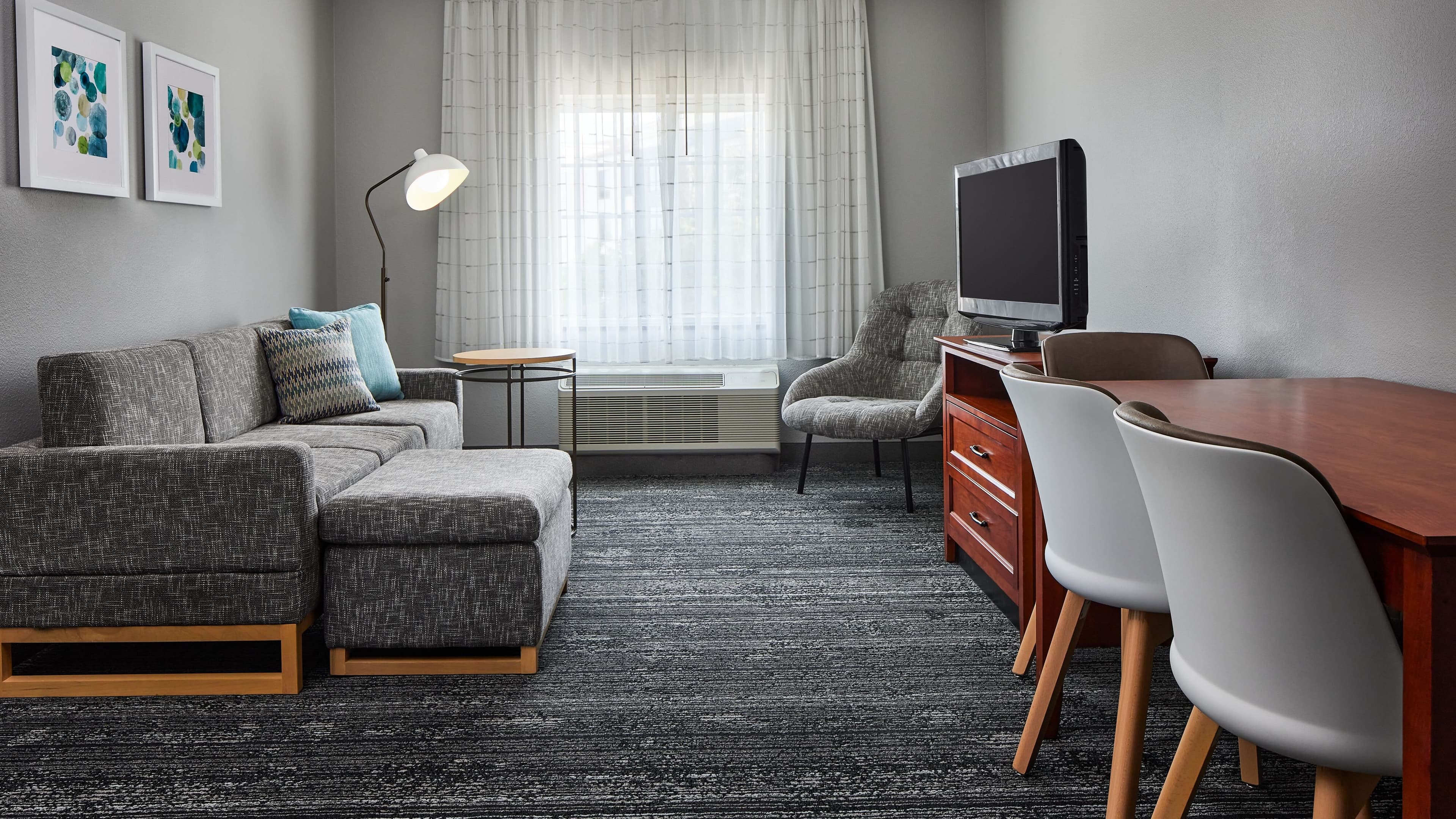 Holiday Inn Express & Suites Colorado Springs Central — 27