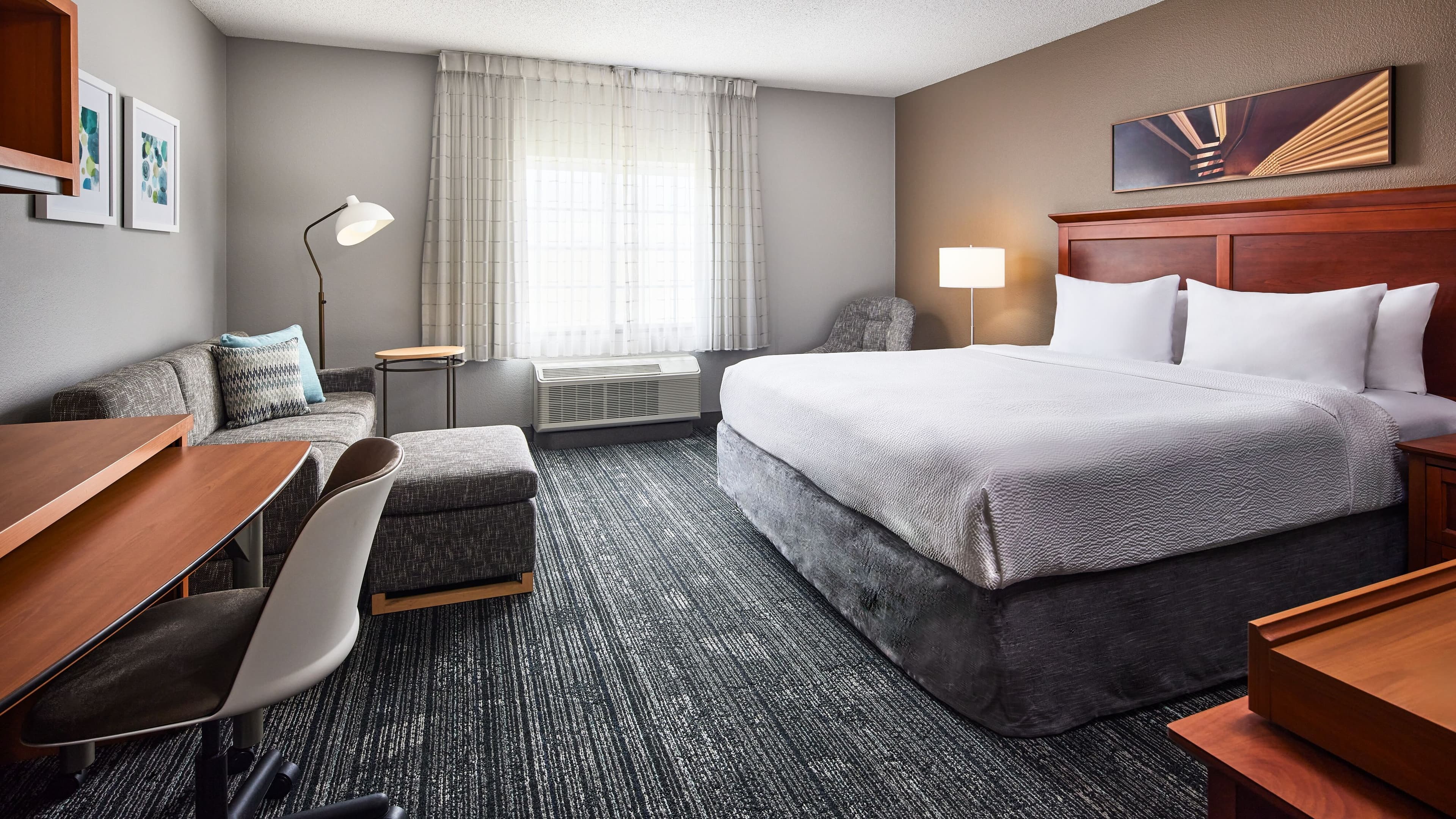 Holiday Inn Express & Suites Colorado Springs Central — 38