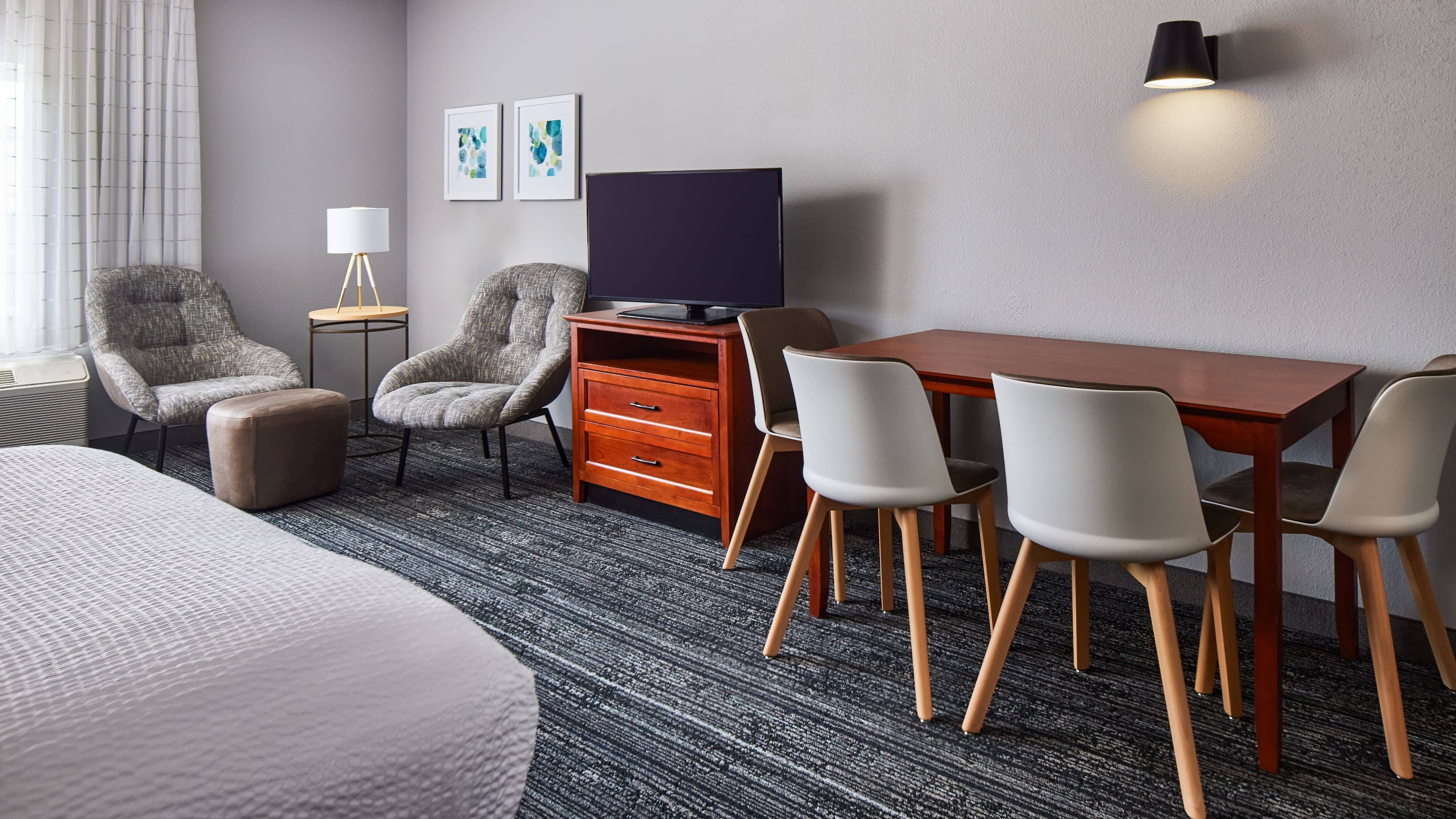 Holiday Inn Express & Suites Colorado Springs Central — 42