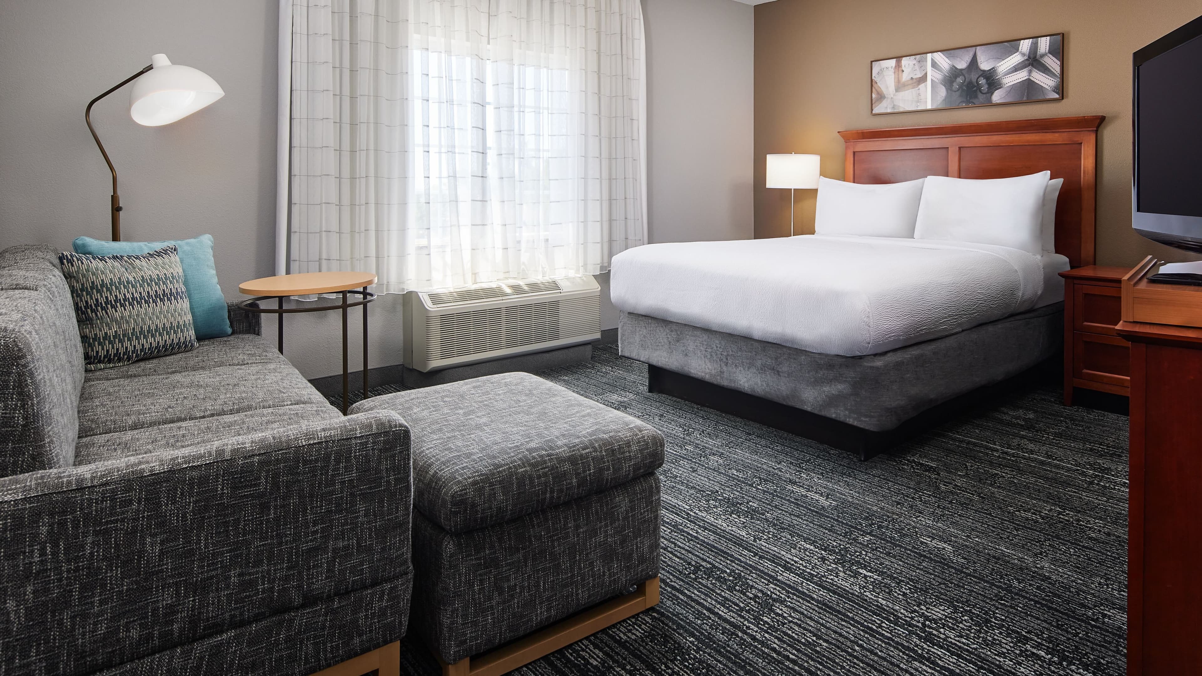 Holiday Inn Express & Suites Colorado Springs Central — 37