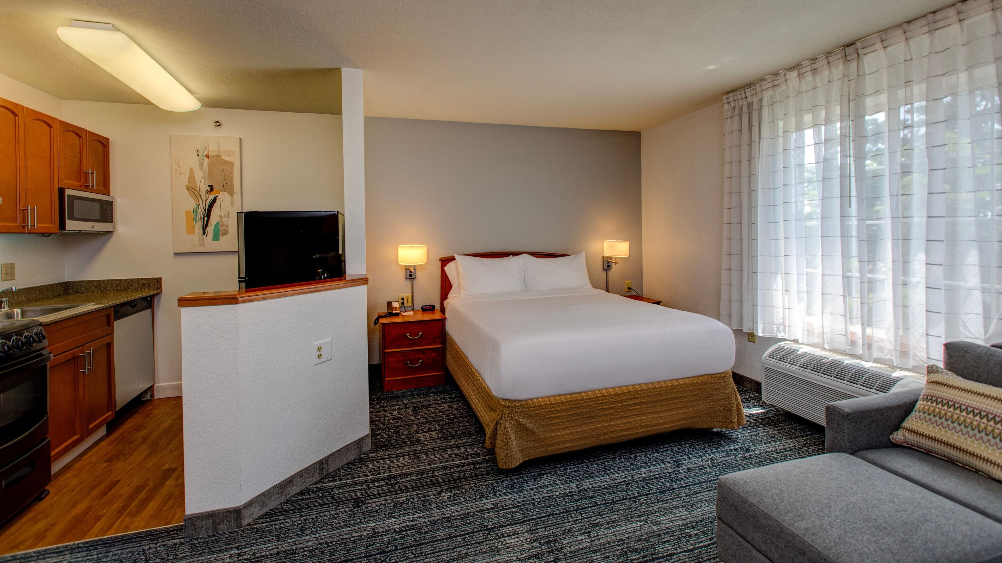 TownePlace Suites Colorado Springs Garden of the Gods - Image 2