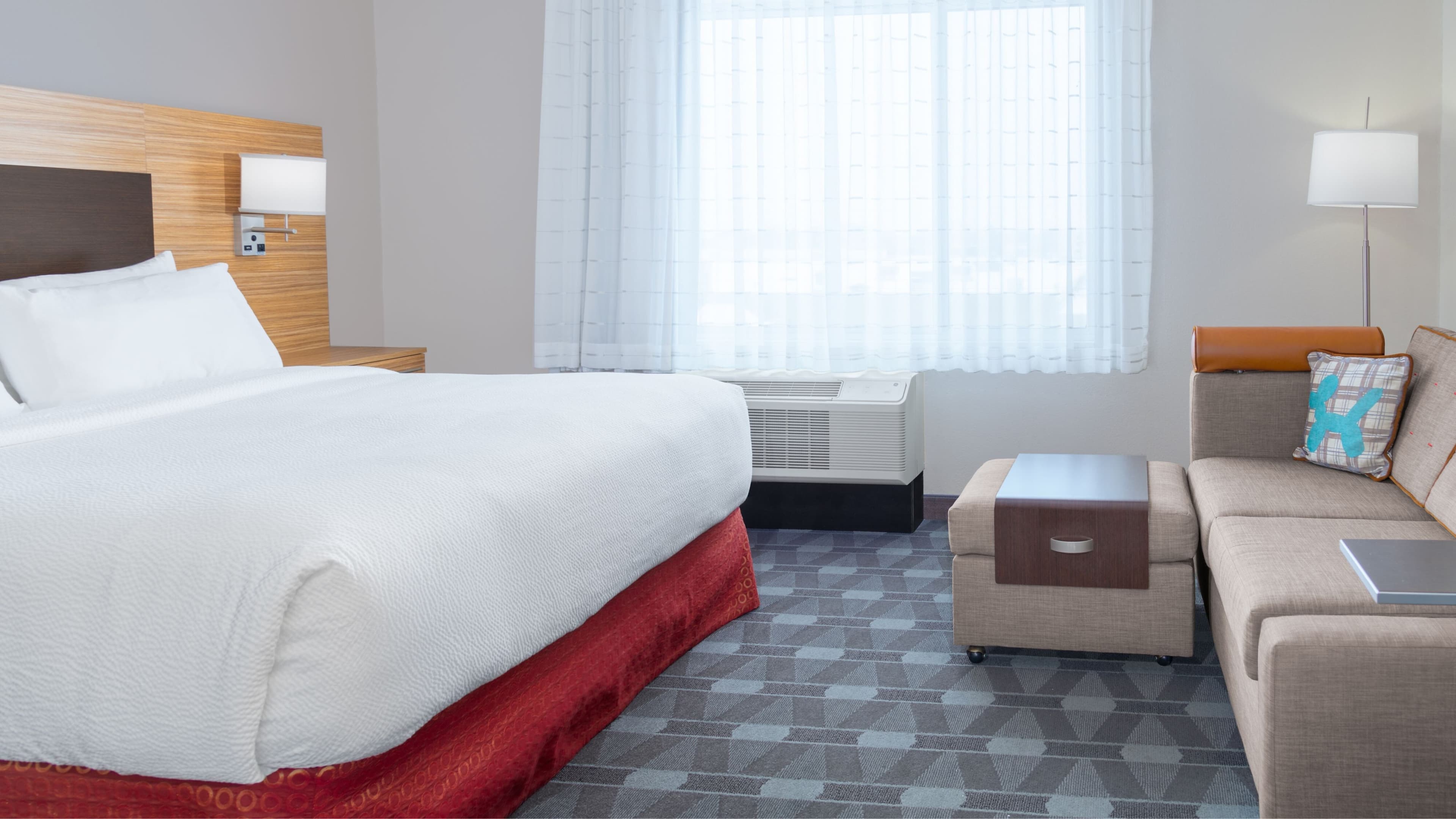 TownePlace Suites by Marriott Detroit Allen Park - Image 2