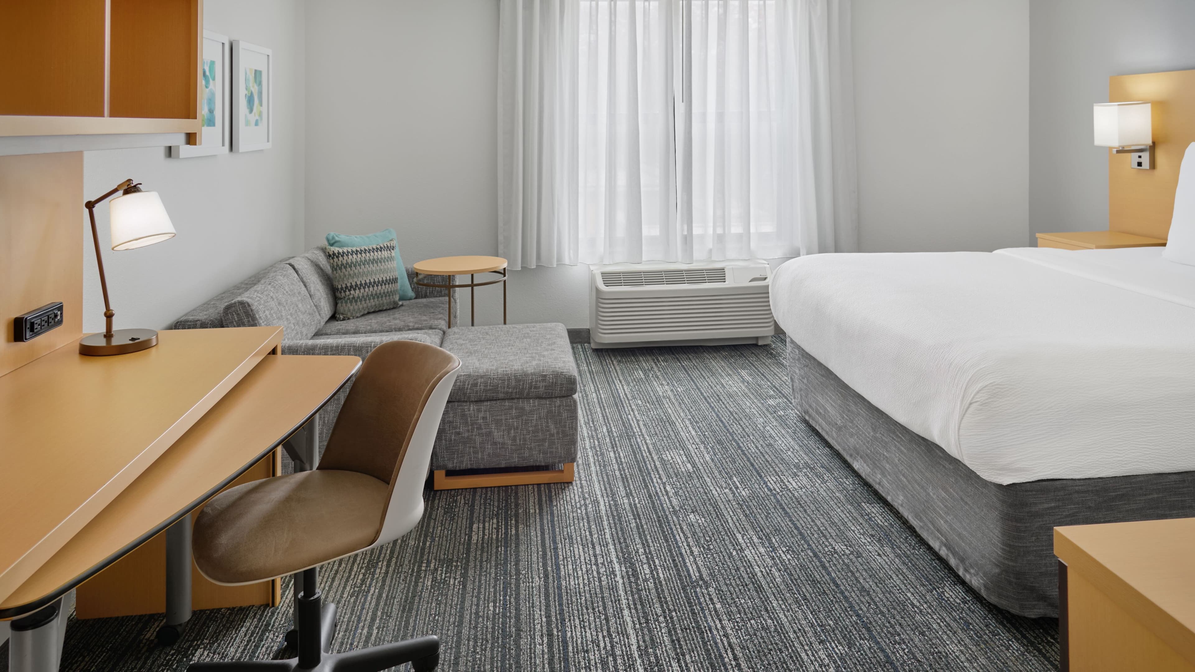 TownePlace Suites Lawrence Downtown - Image 4