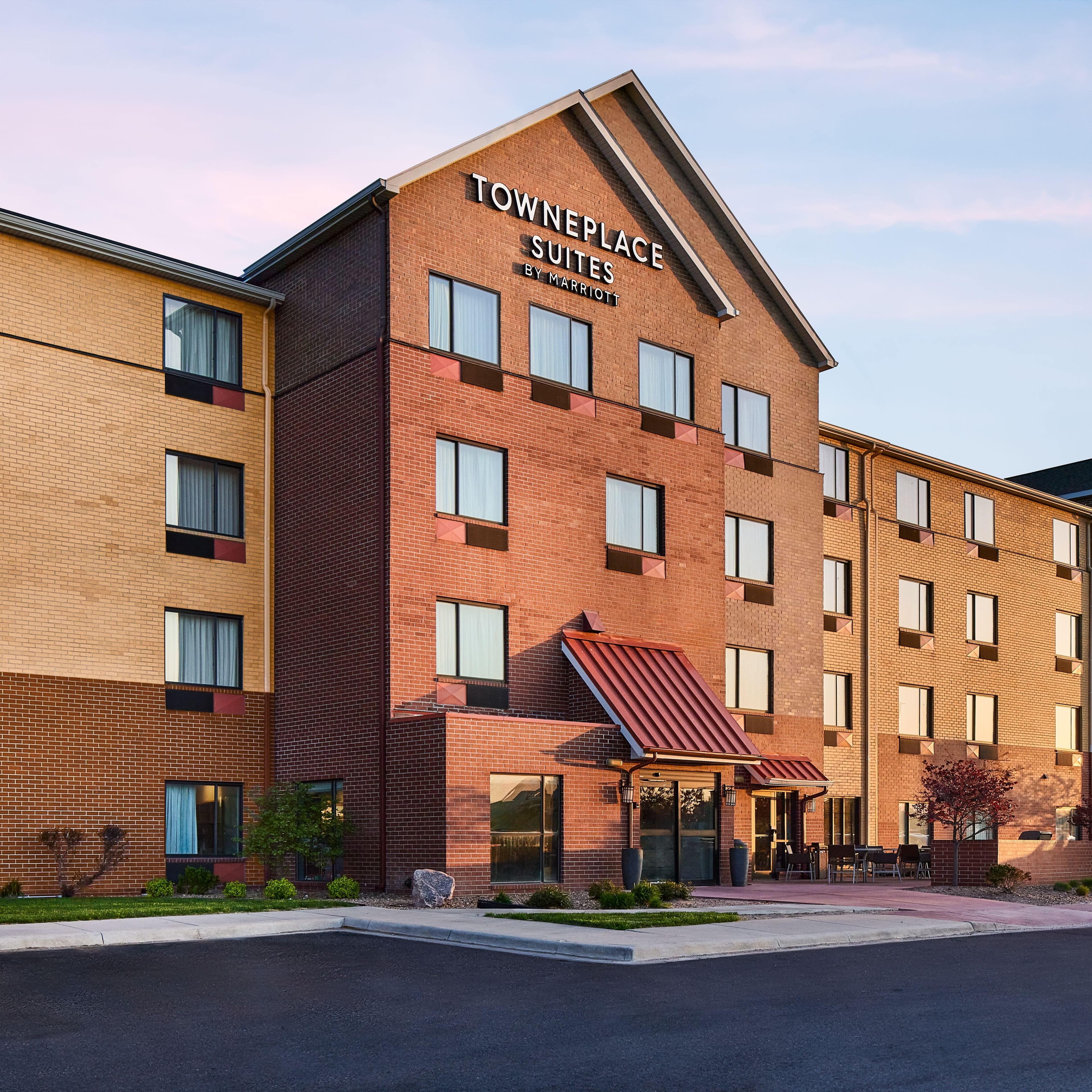 TownePlace Suites Garden City - Image 1
