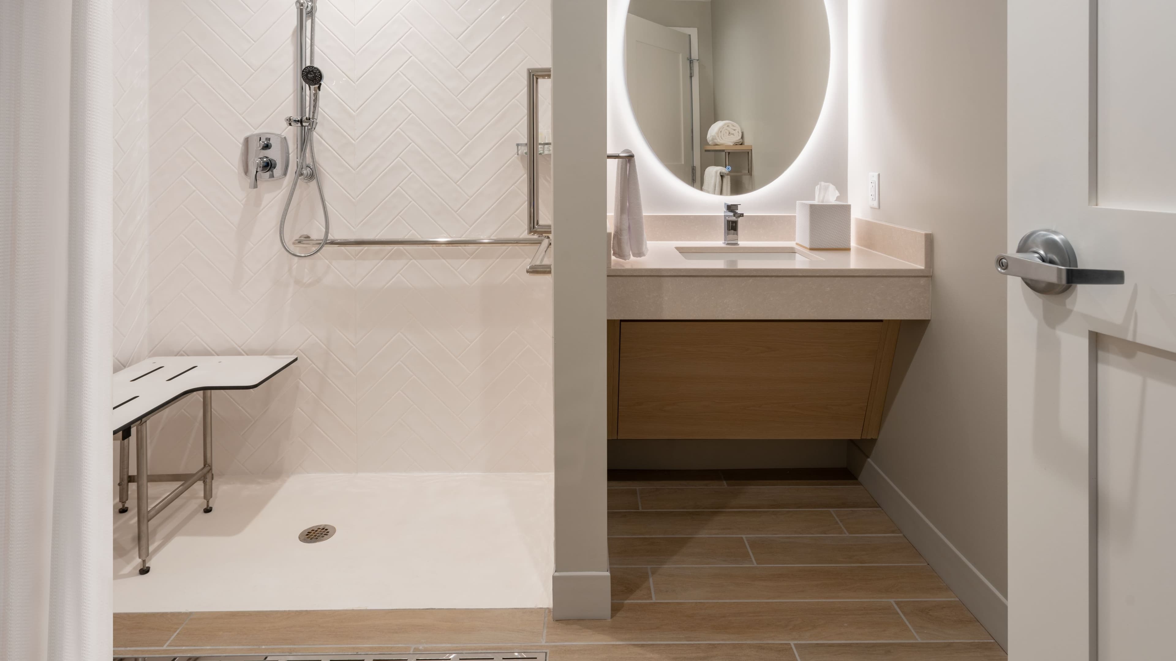 1 Bedroom Suite - Image 1