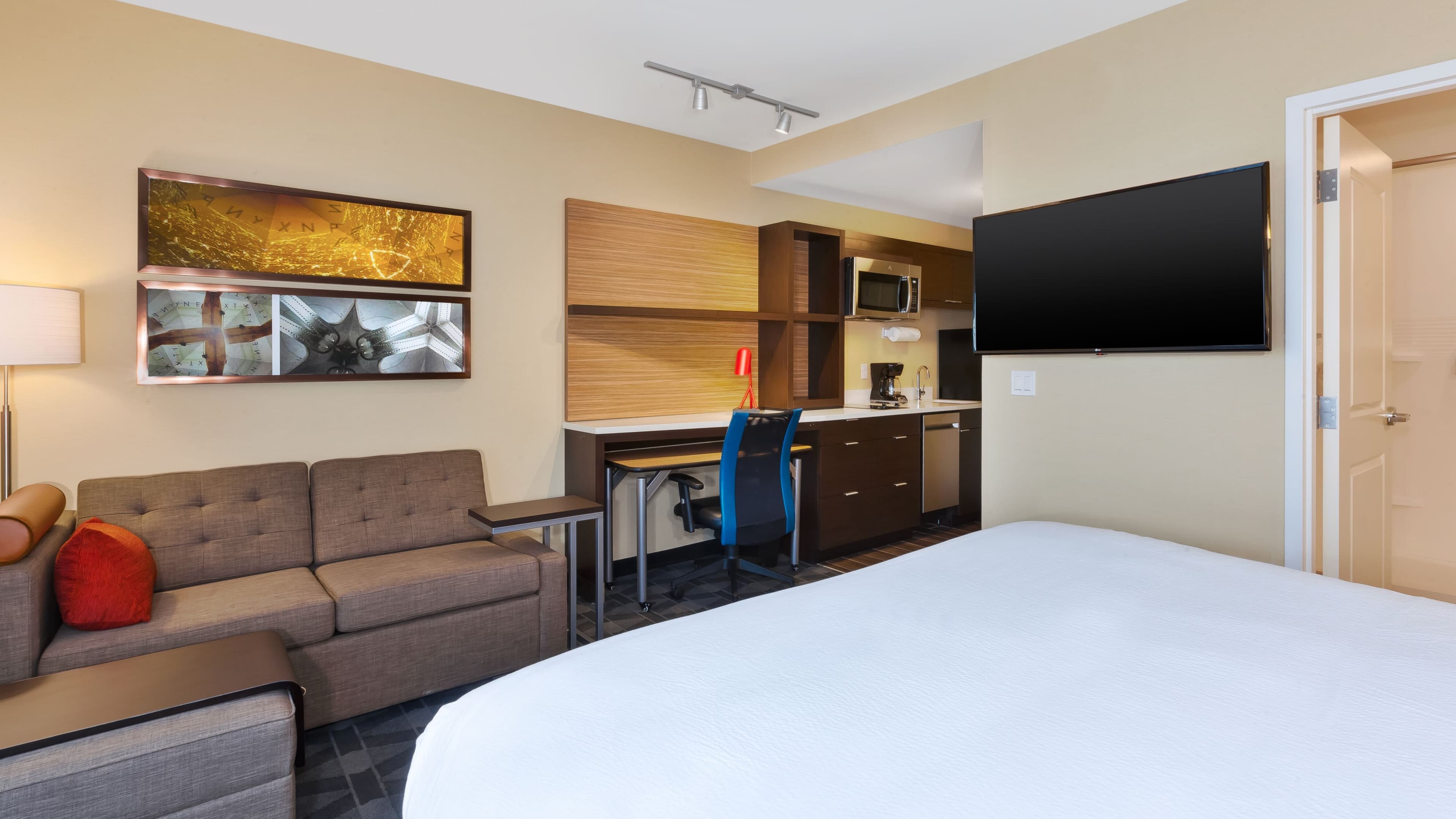 TownePlace Suites Grand Rapids Airport Southeast - Image 4