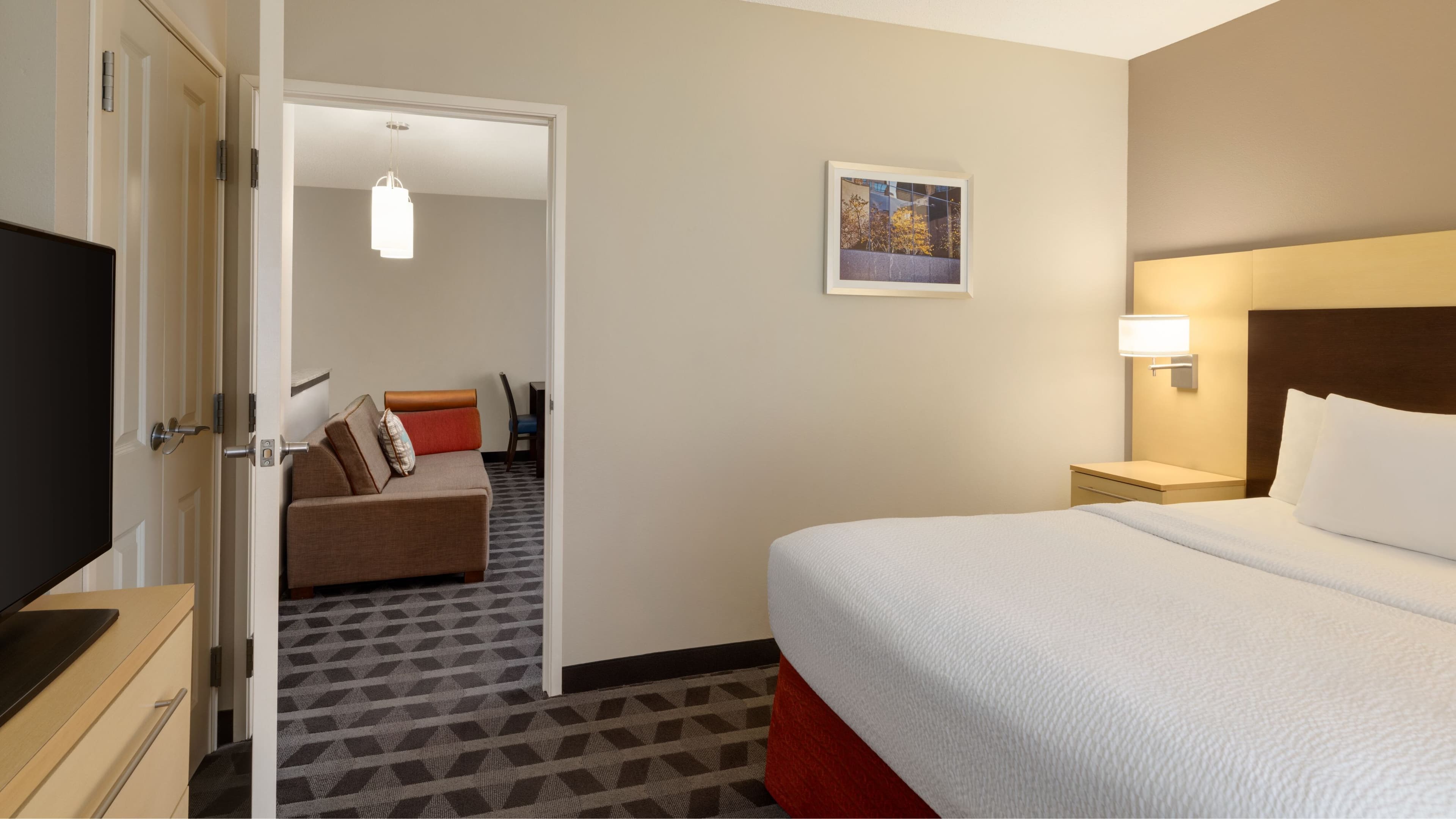 1 Bedroom Suite - Image 2