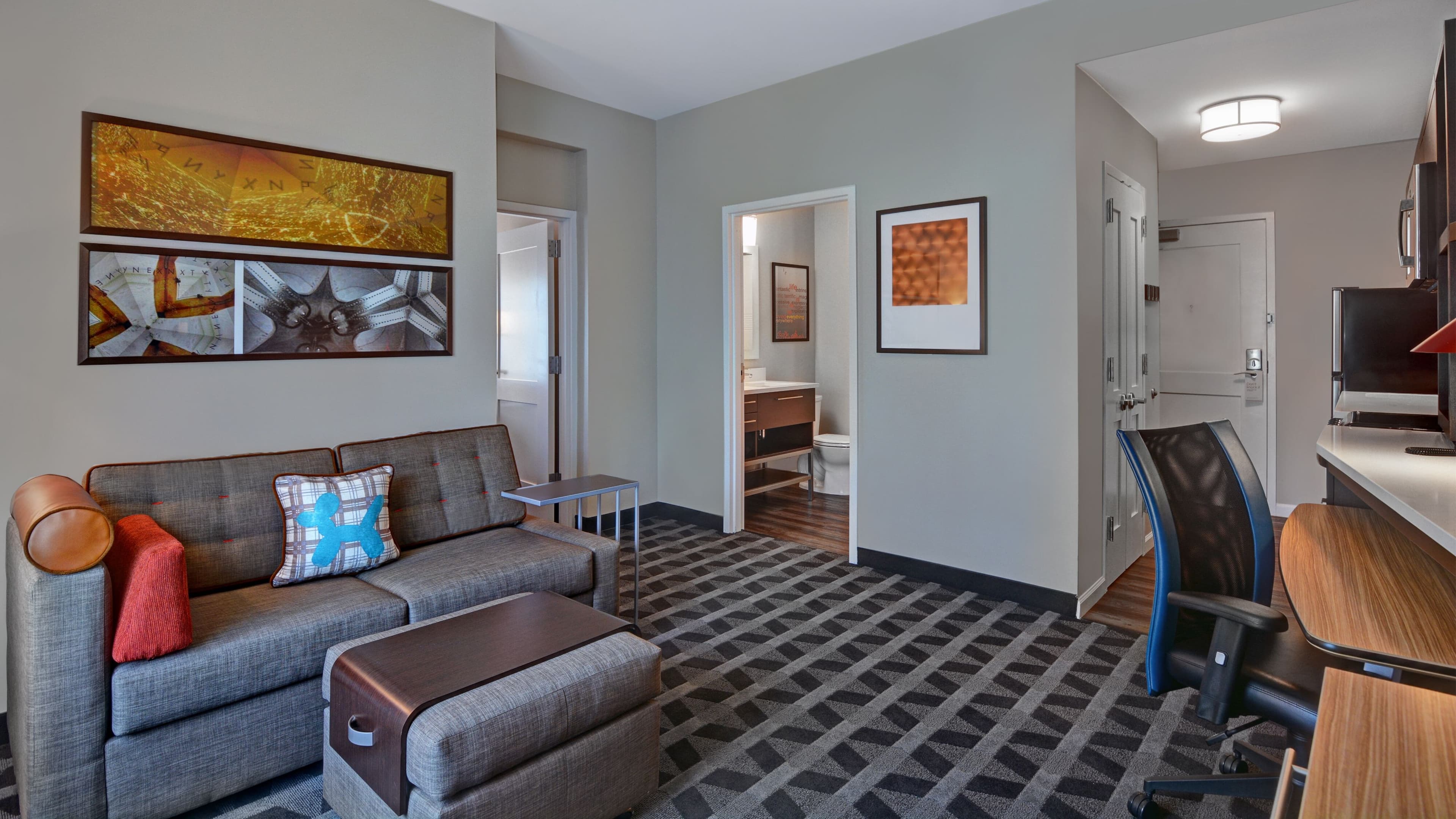 TownePlace Suites Jacksonville East - Image 2