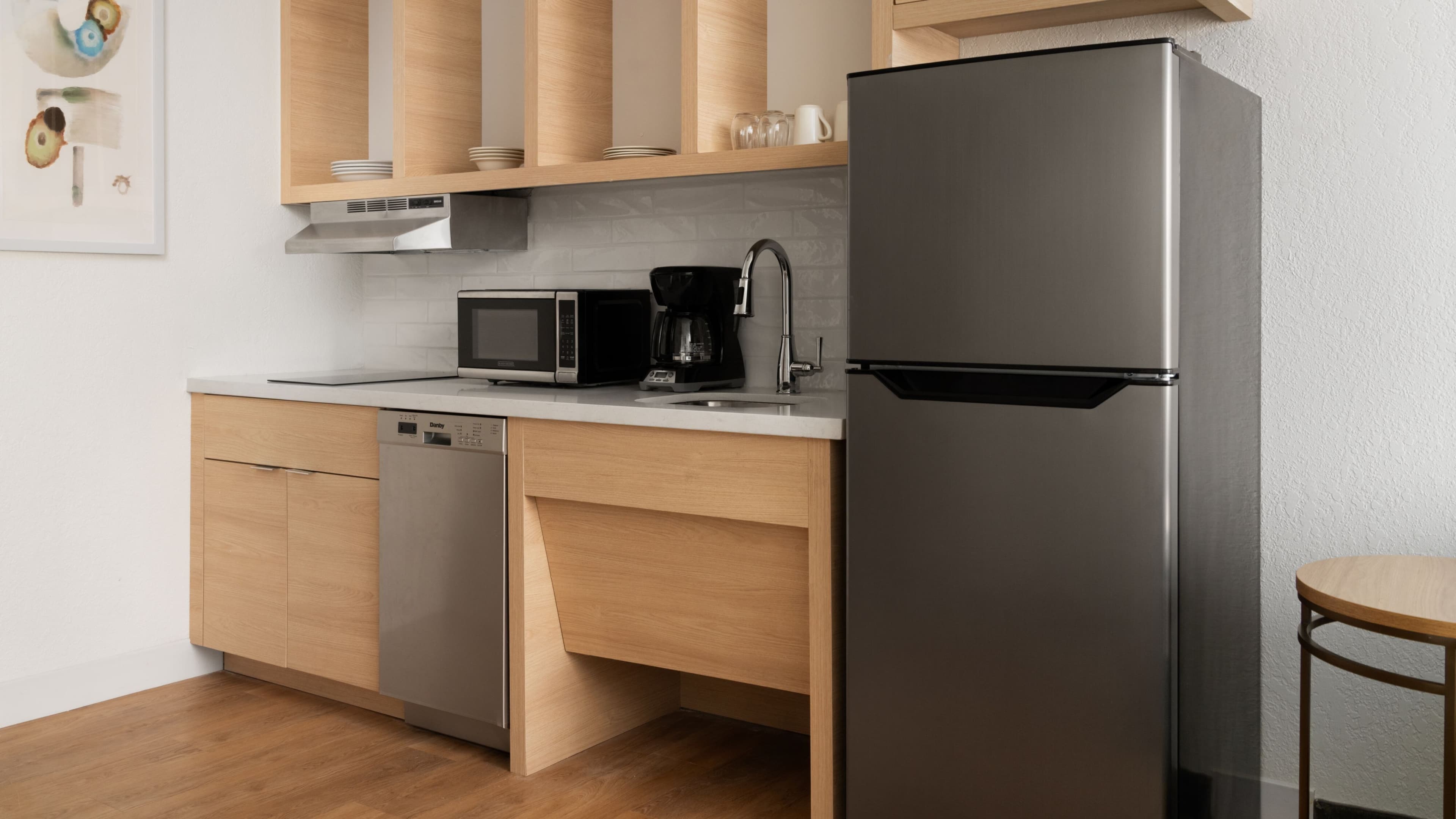 1 Bedroom 2 room Suite - Image 5