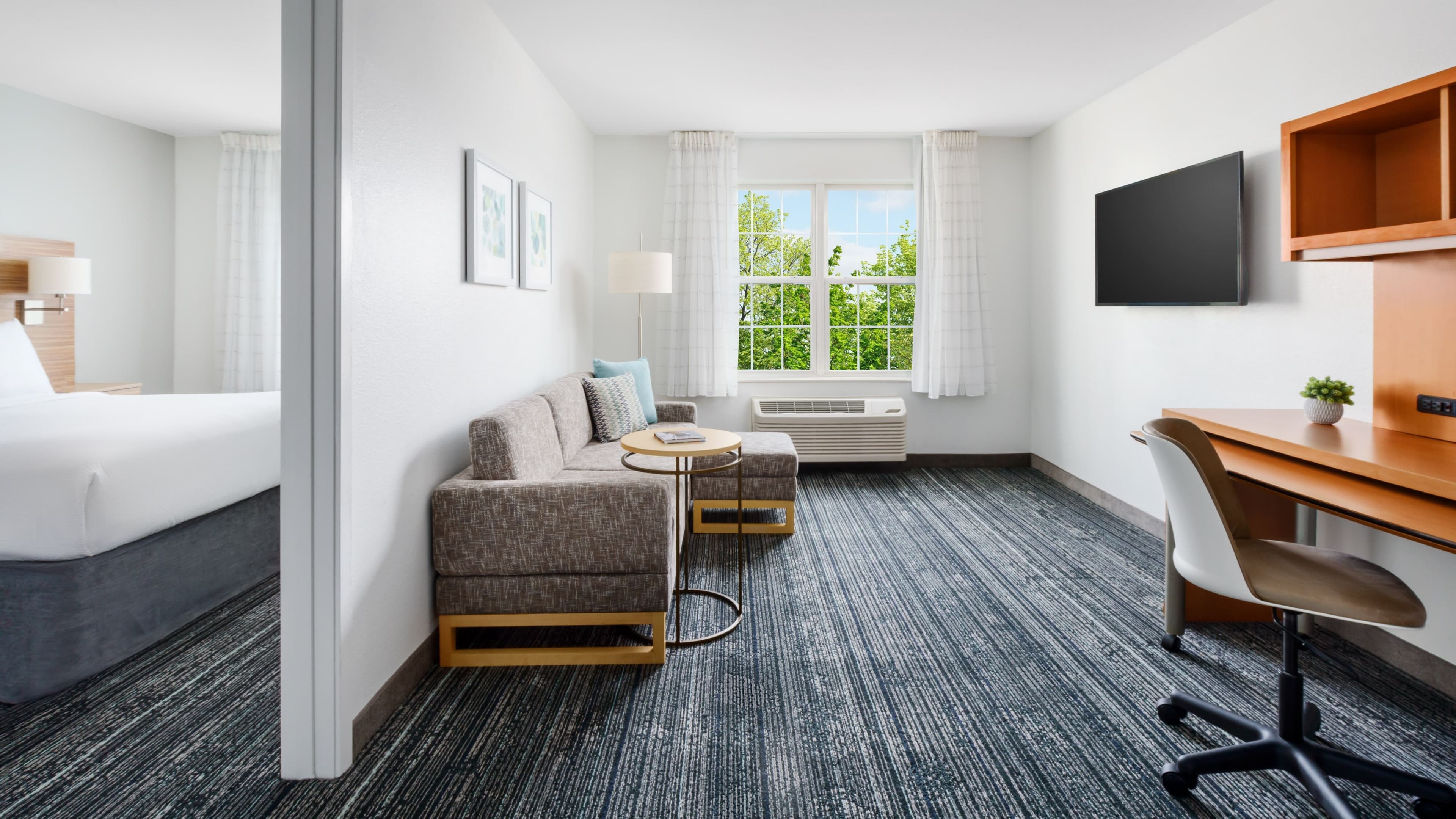 TownePlace Suites Manchester-Boston Regional Airport - Image 3