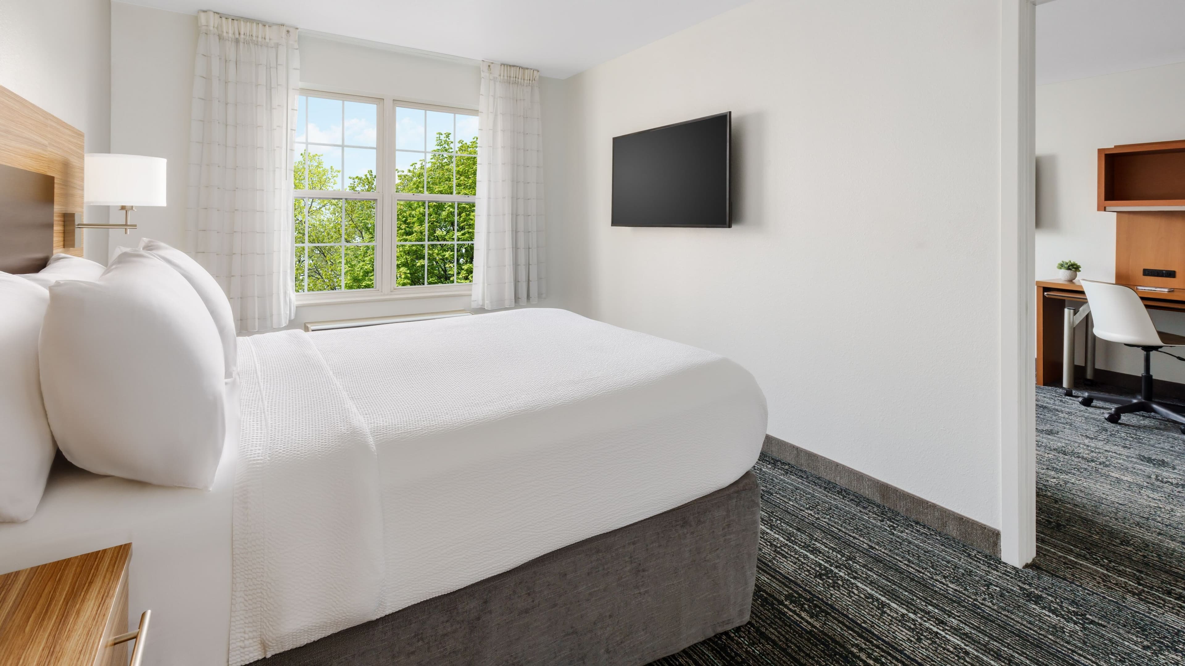 TownePlace Suites Manchester-Boston Regional Airport - Image 5
