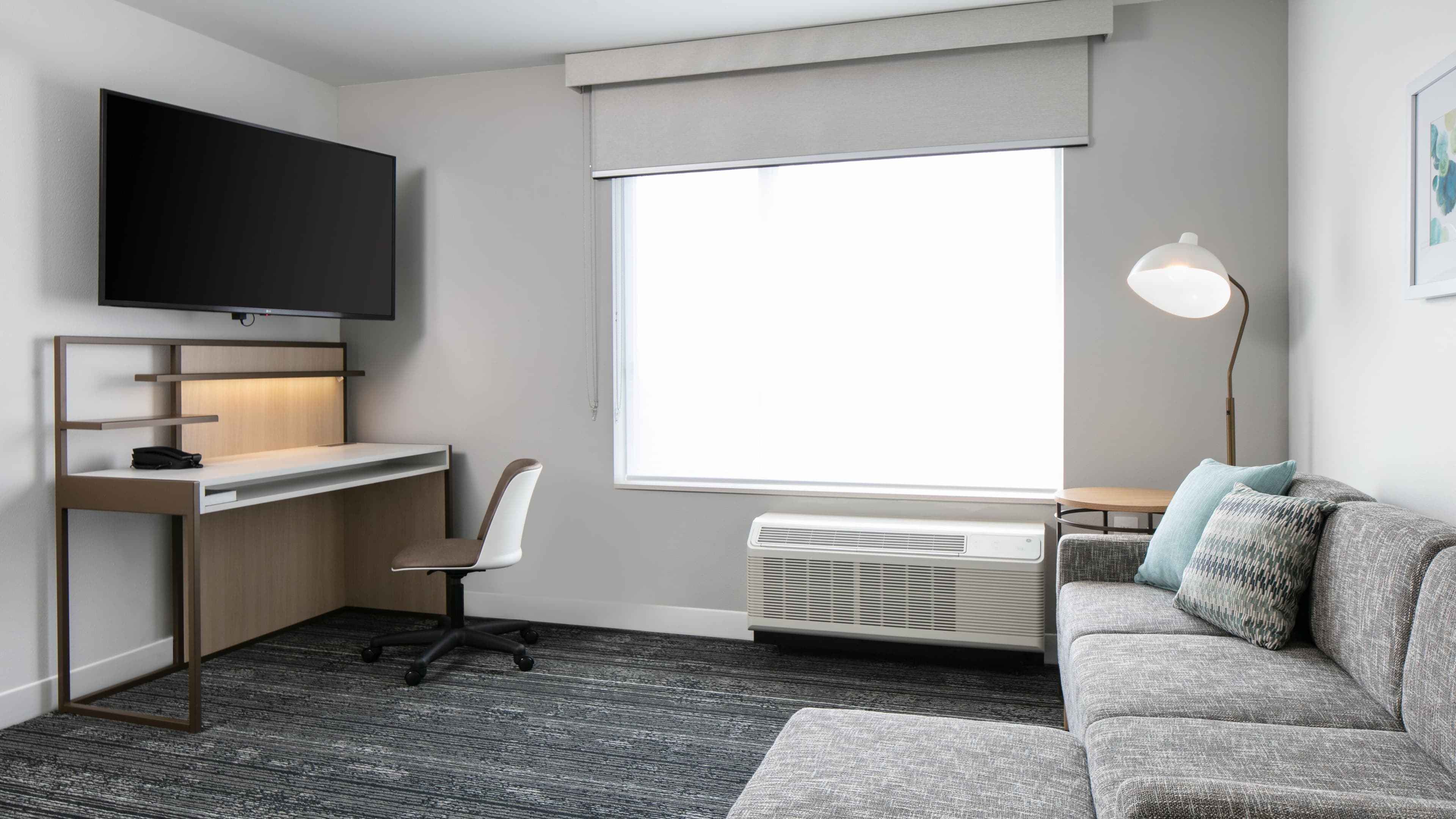 TownePlace Suites Oconomowoc - Image 2