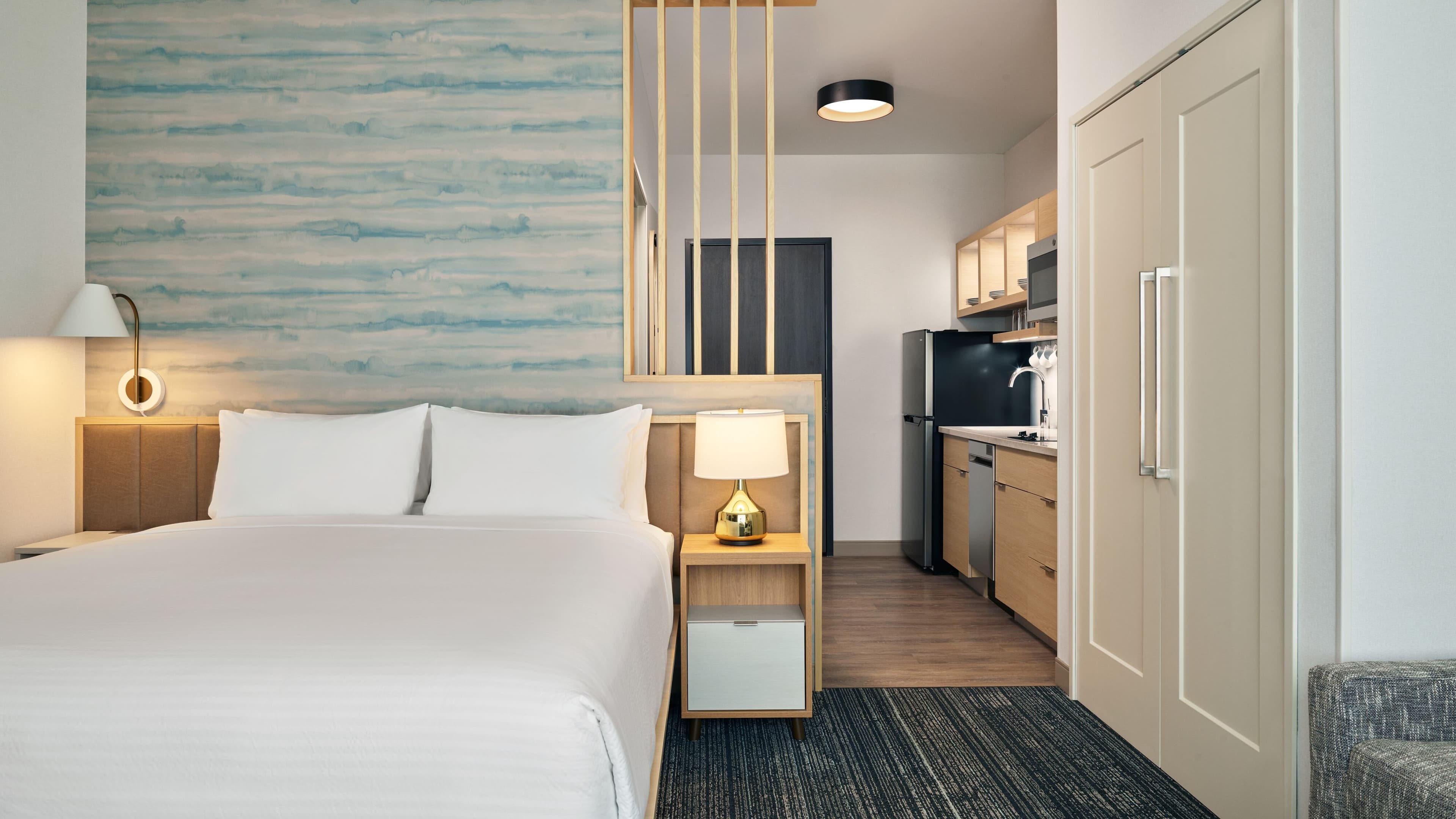 Holiday Inn Express Peoria North - Glendale — 11