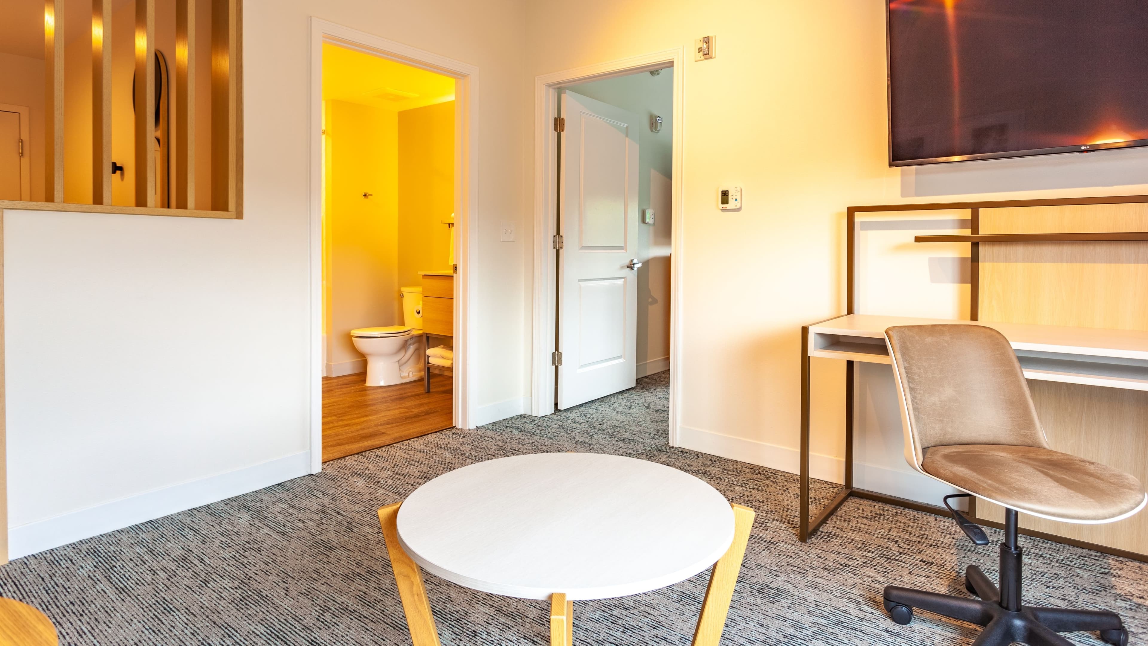 1 Bedroom Suite - Image 5