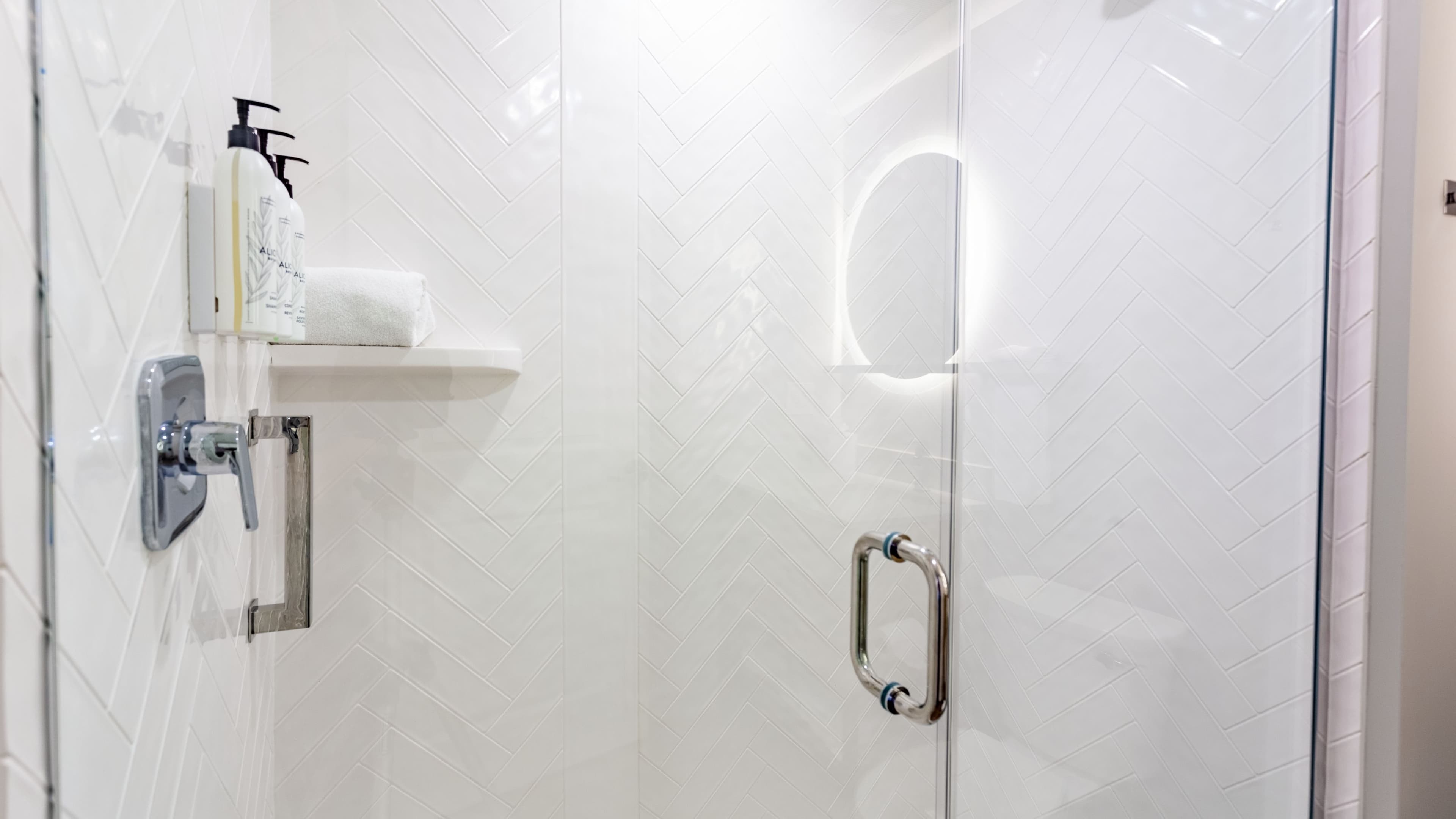 1 Bedroom Suite - Image 21