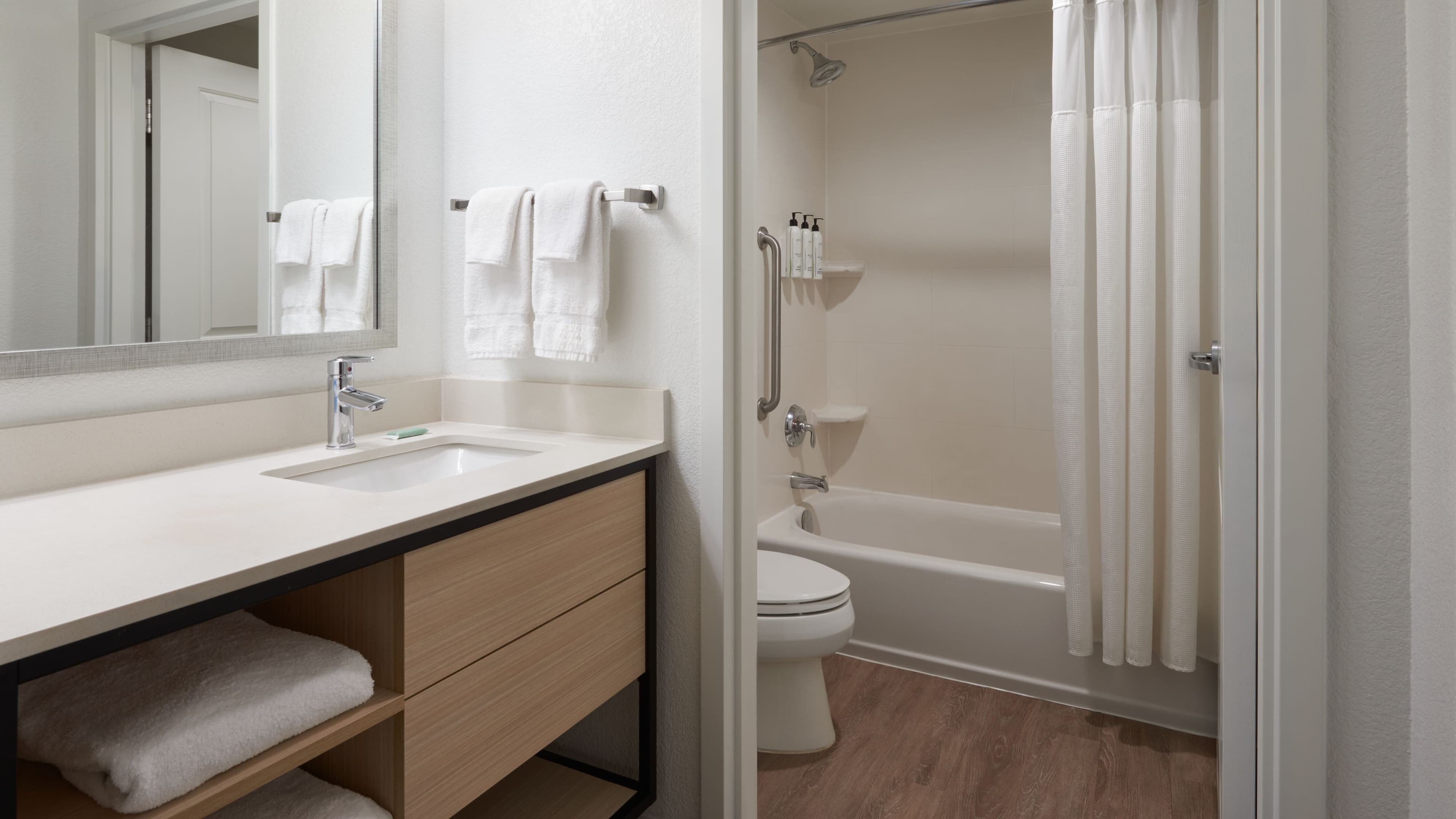 TownePlace Suites Thunder Bay — 11