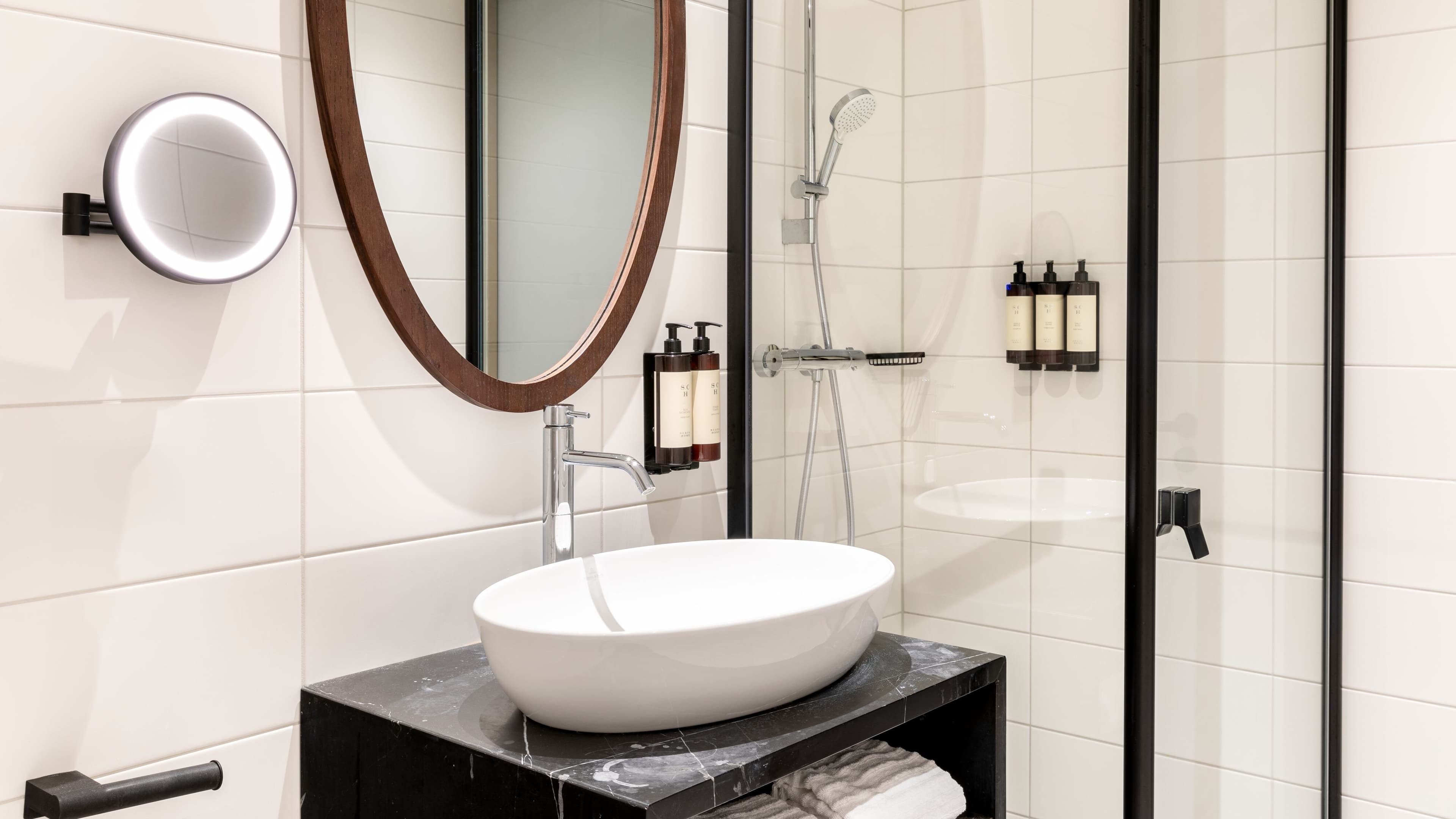 Corendon Amsterdam Schiphol Airport, a Tribute Portfolio Hotel - Image 4