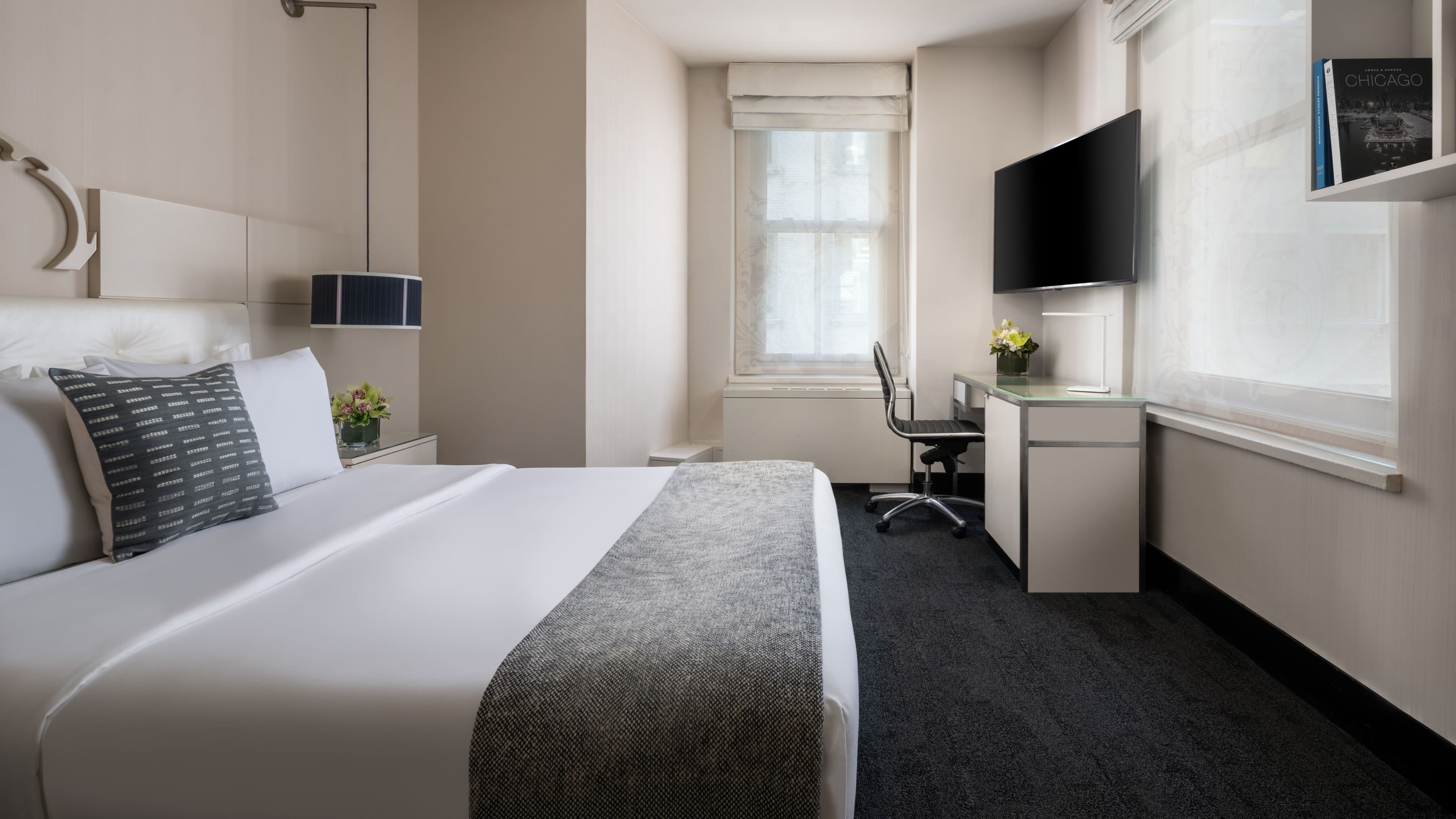 Cozy Guest Room - Image 2