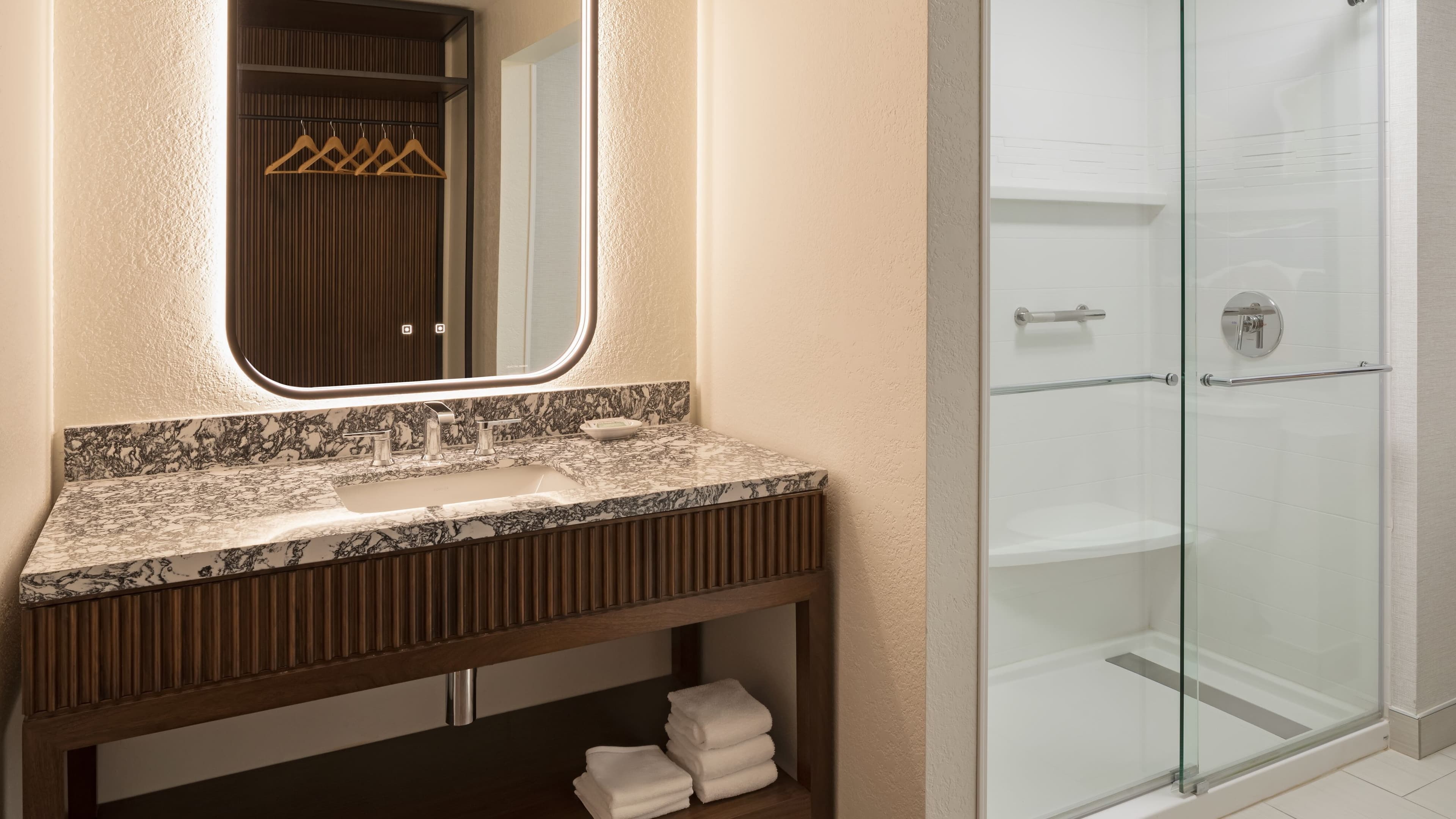 Burton House, Beverly Hills, A Tribute Portfolio Hotel — 7