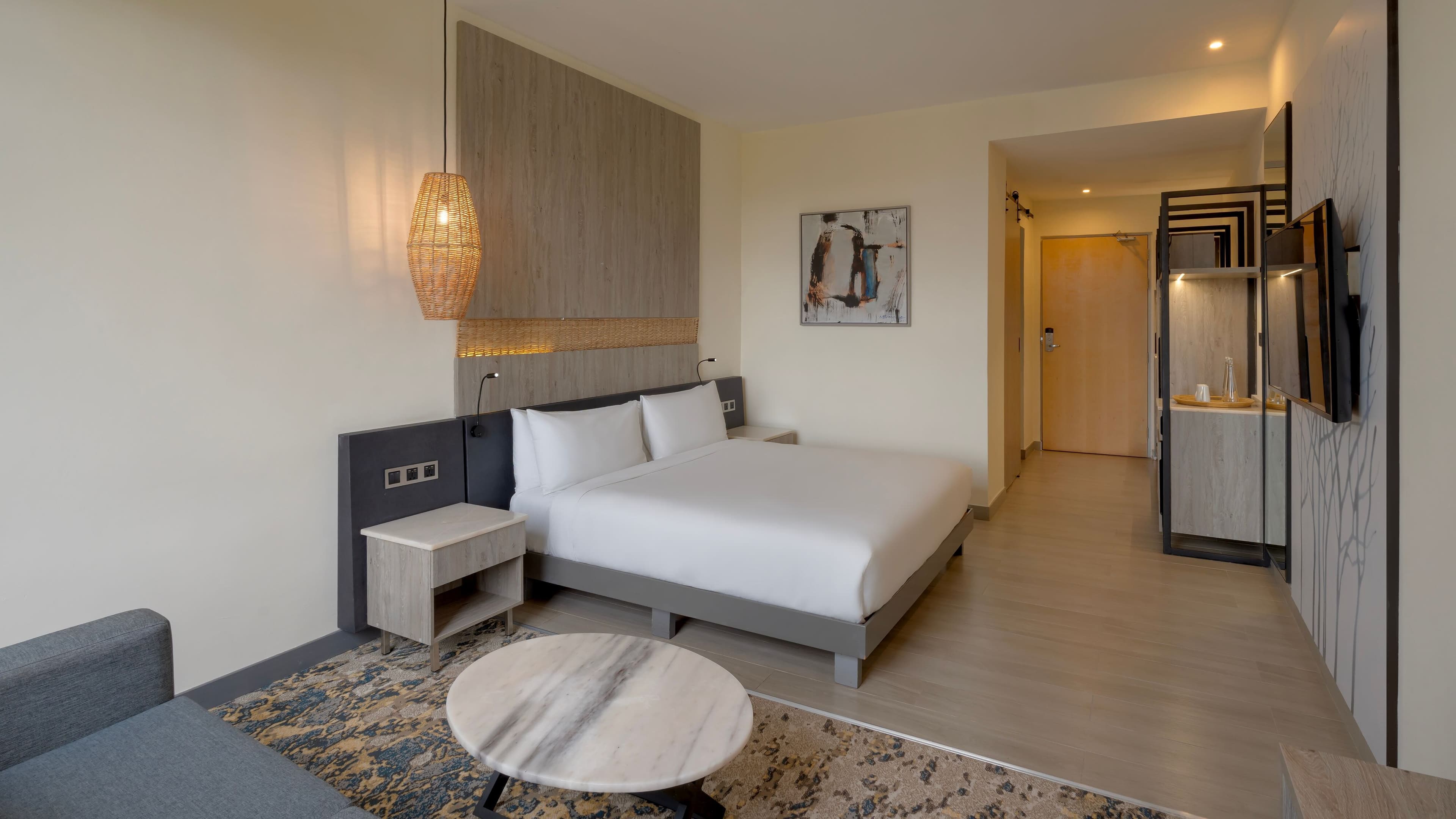 Deluxe Guest room - Image 8