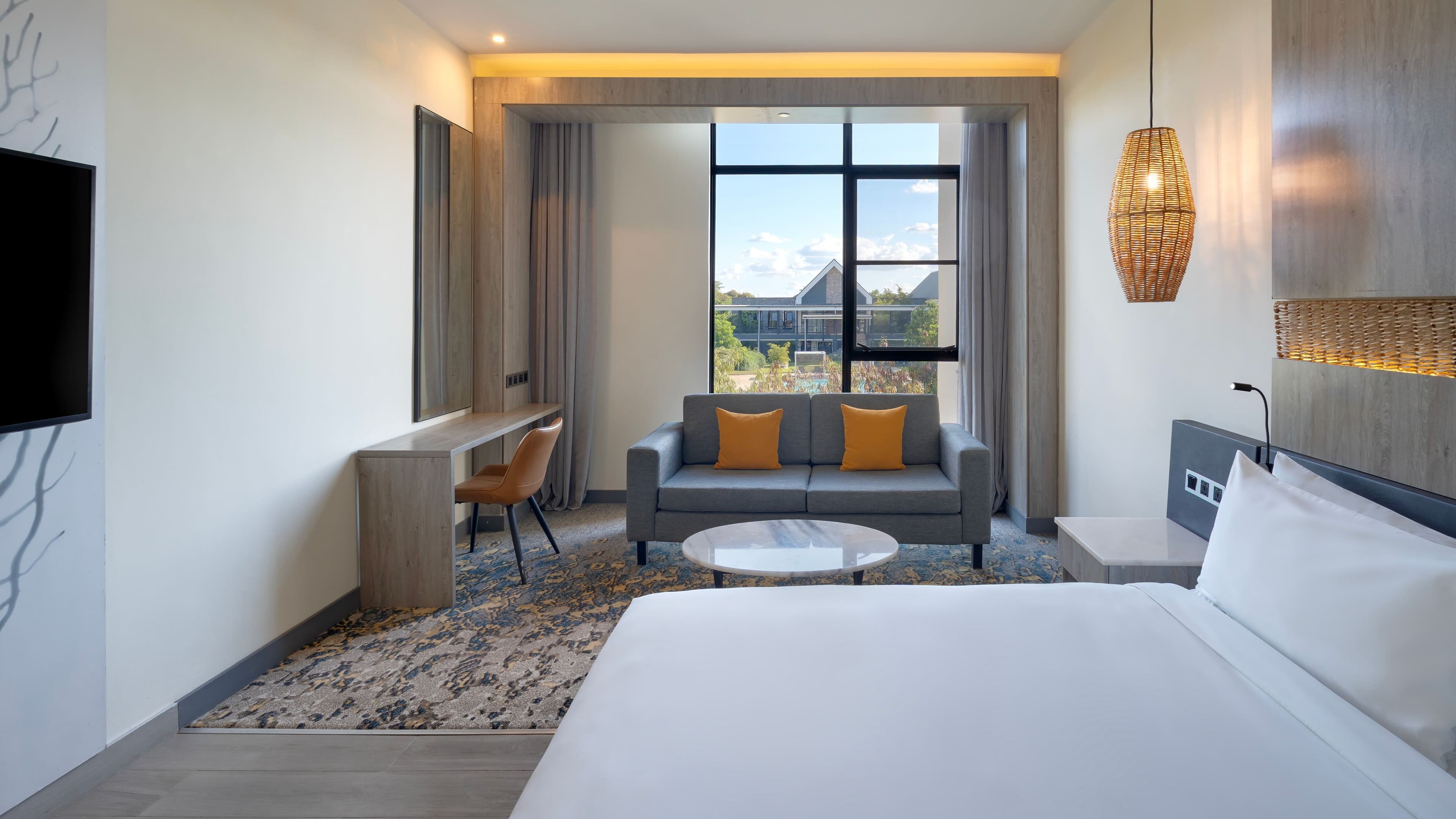 Deluxe Guest room - Image 5