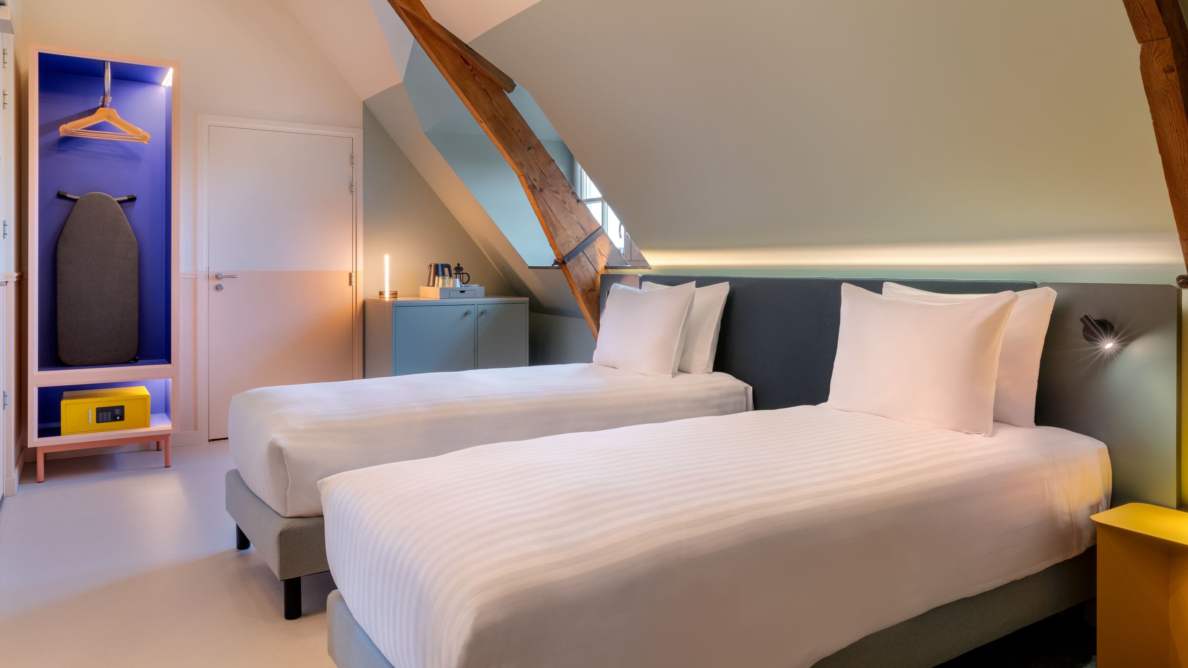 Deluxe Twin Room - Image 5