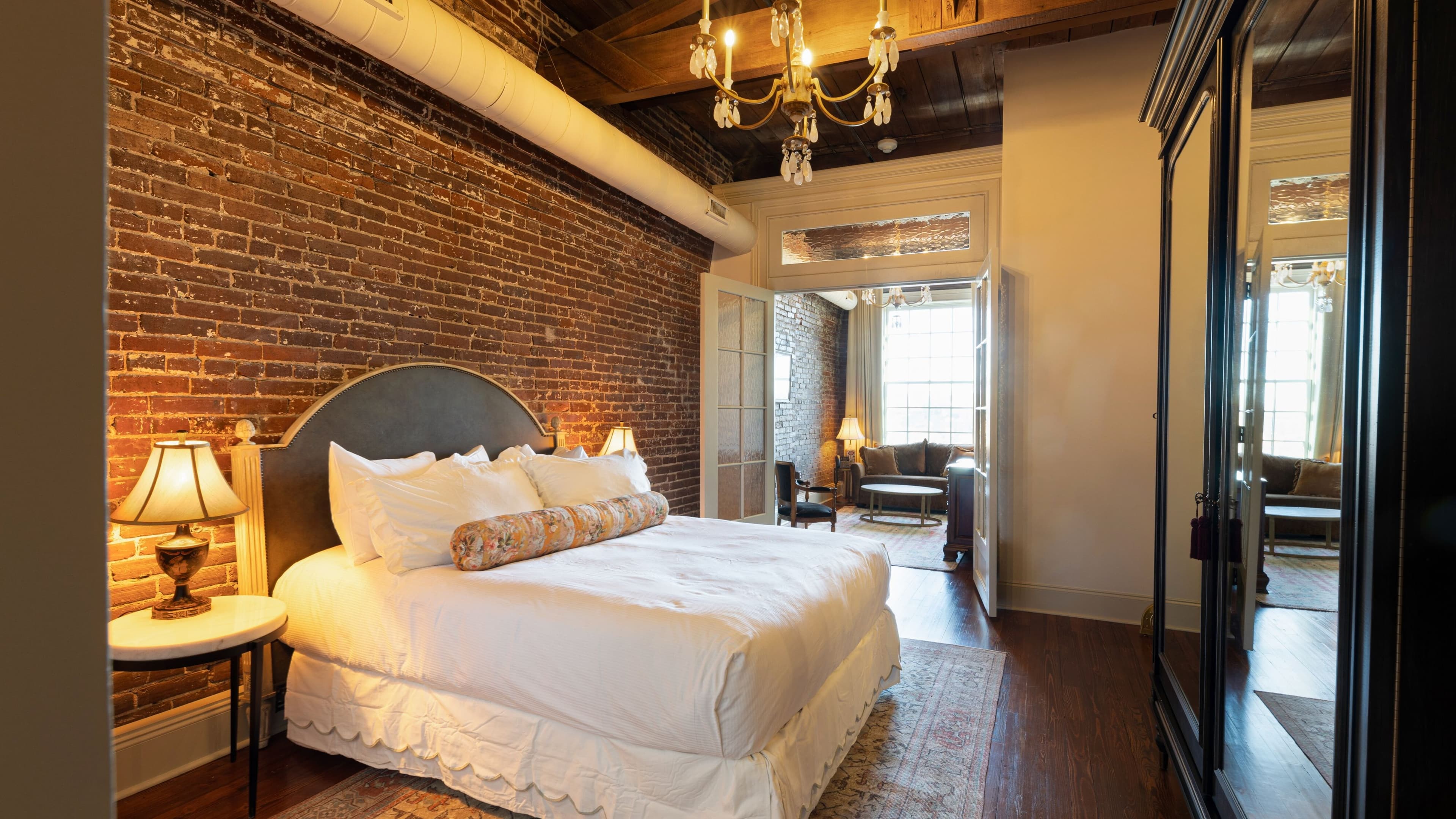 Hotel Cleo, Knoxville Downtown, a Tribute Portfolio Hotel - Image 3