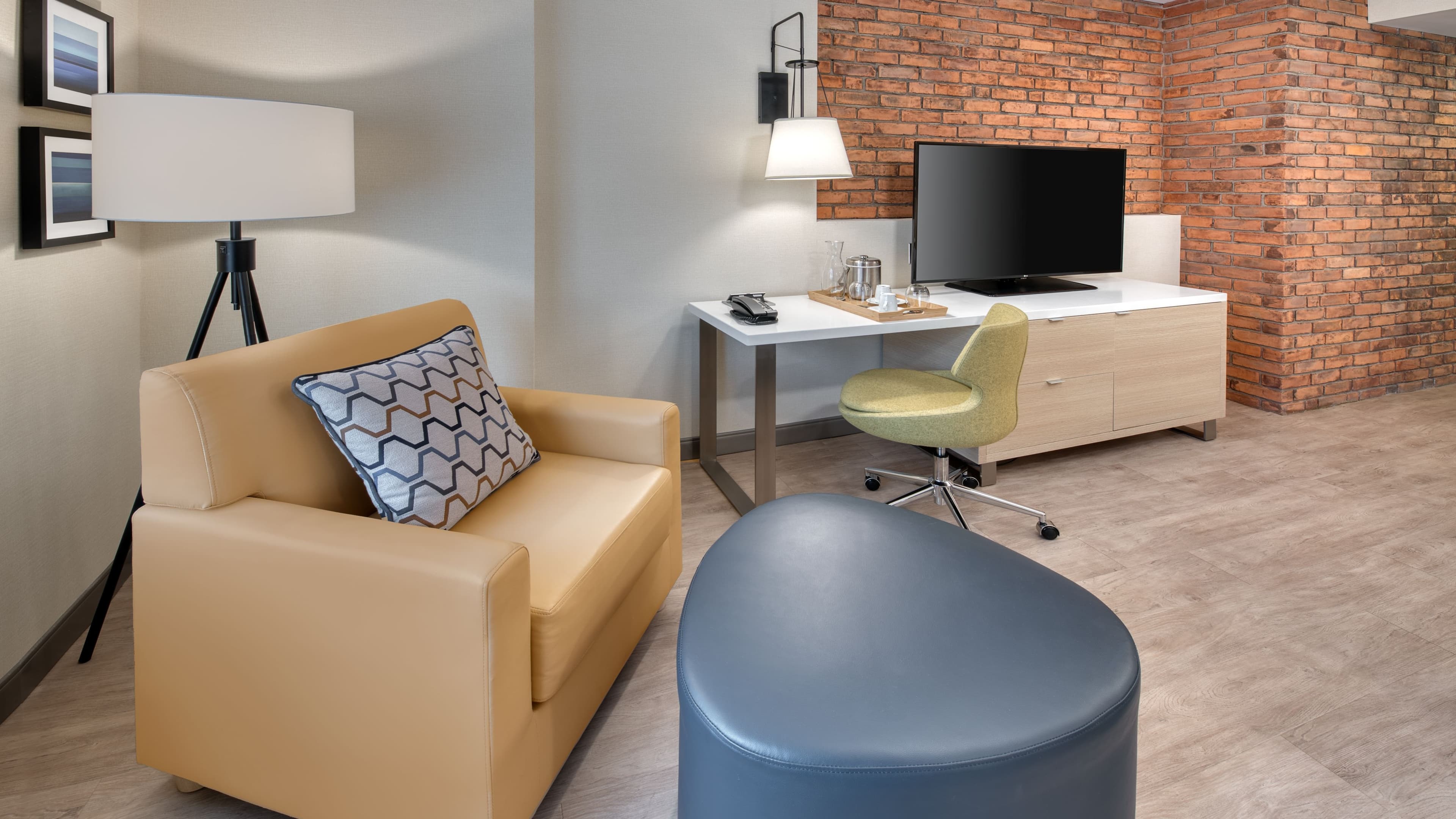 The Insignia Hotel, Sarnia, a Tribute Portfolio Hotel - Image 2