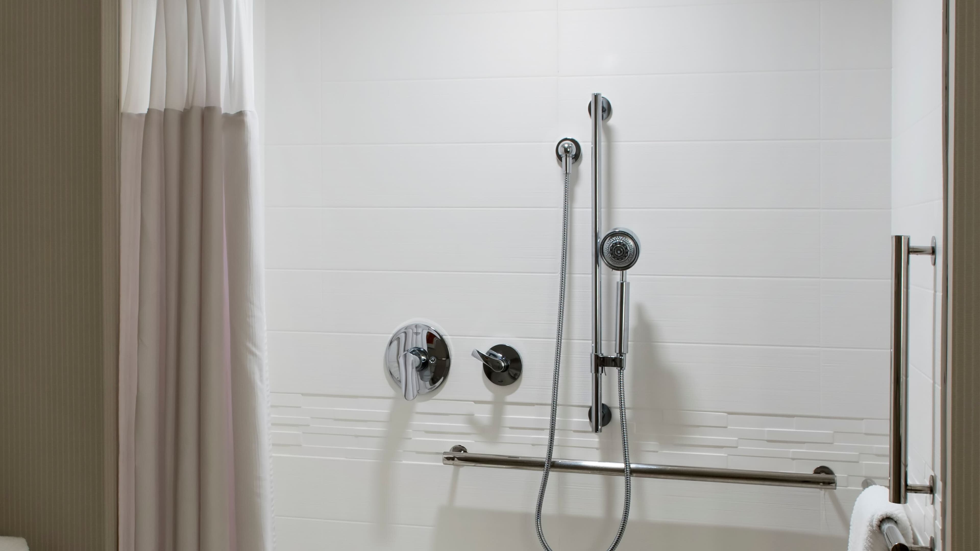 Delta Hotels Utica - Image 4