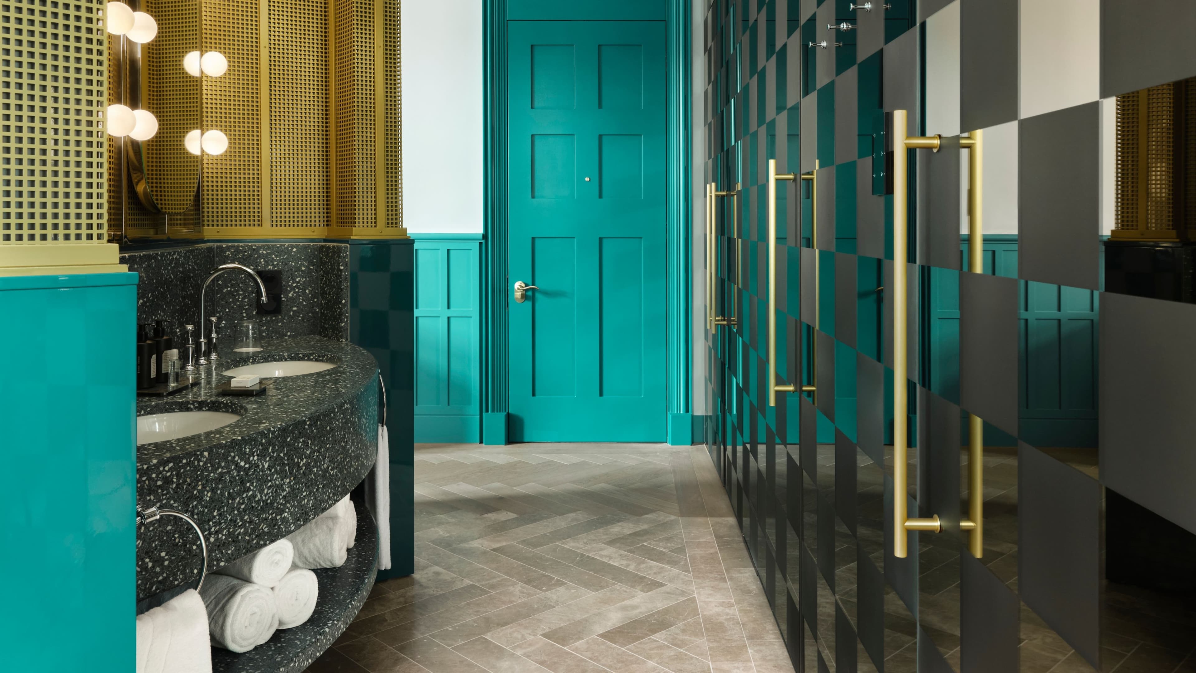 Cool Corner Suite - Image 3
