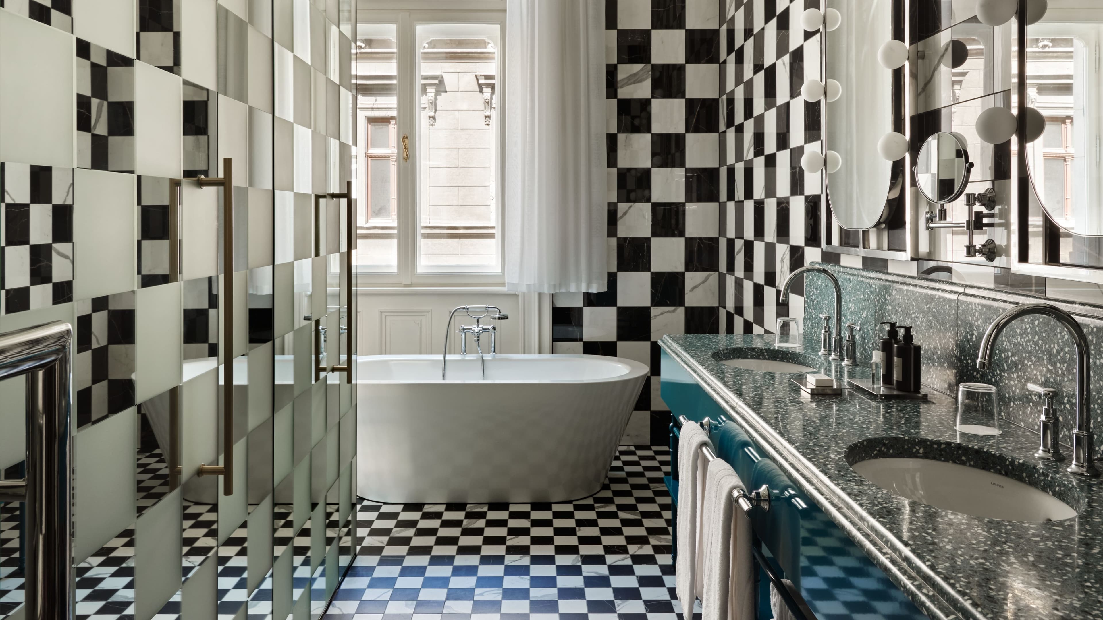Cool Corner Suite - Image 5