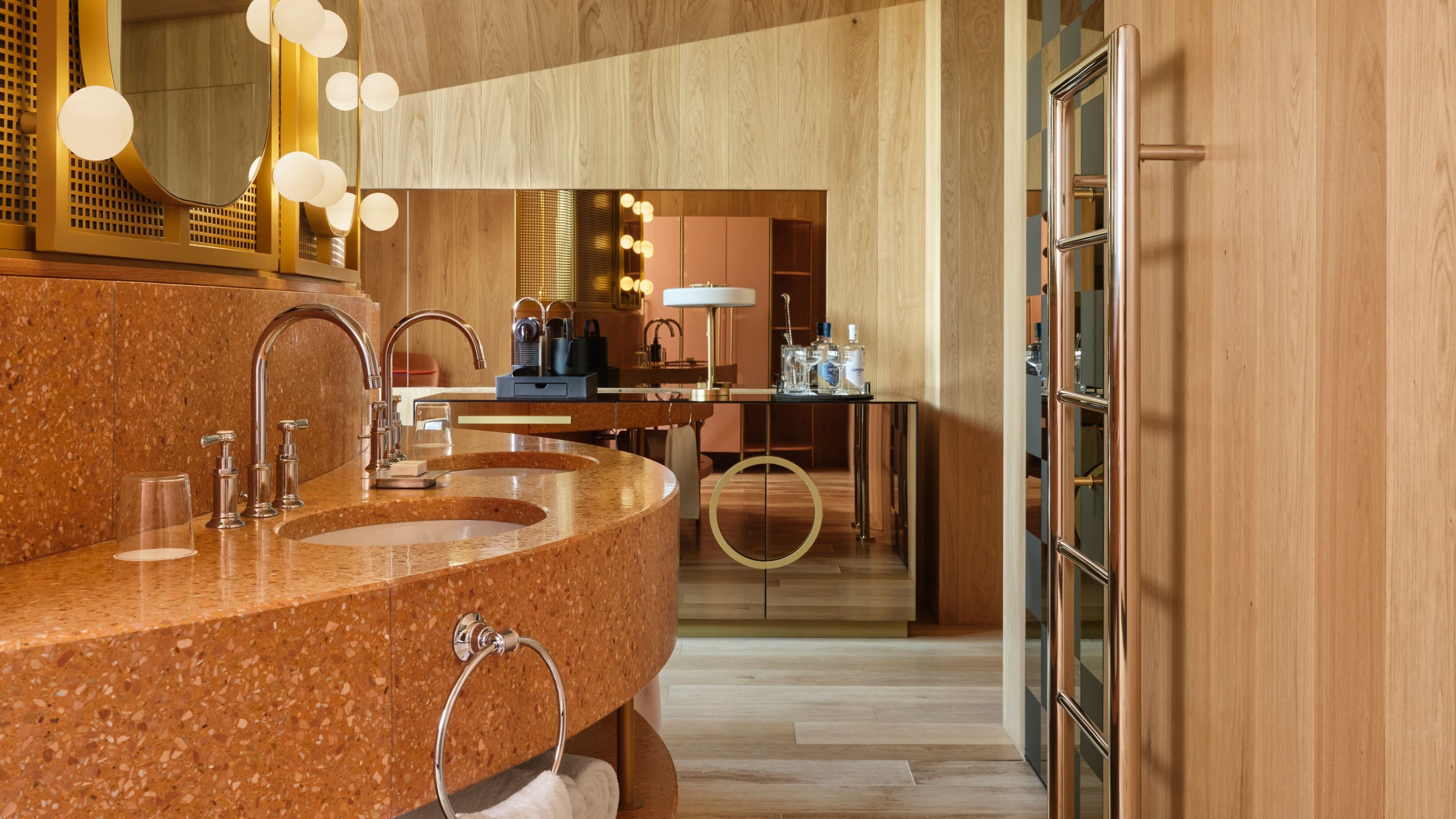 W Budapest — 24