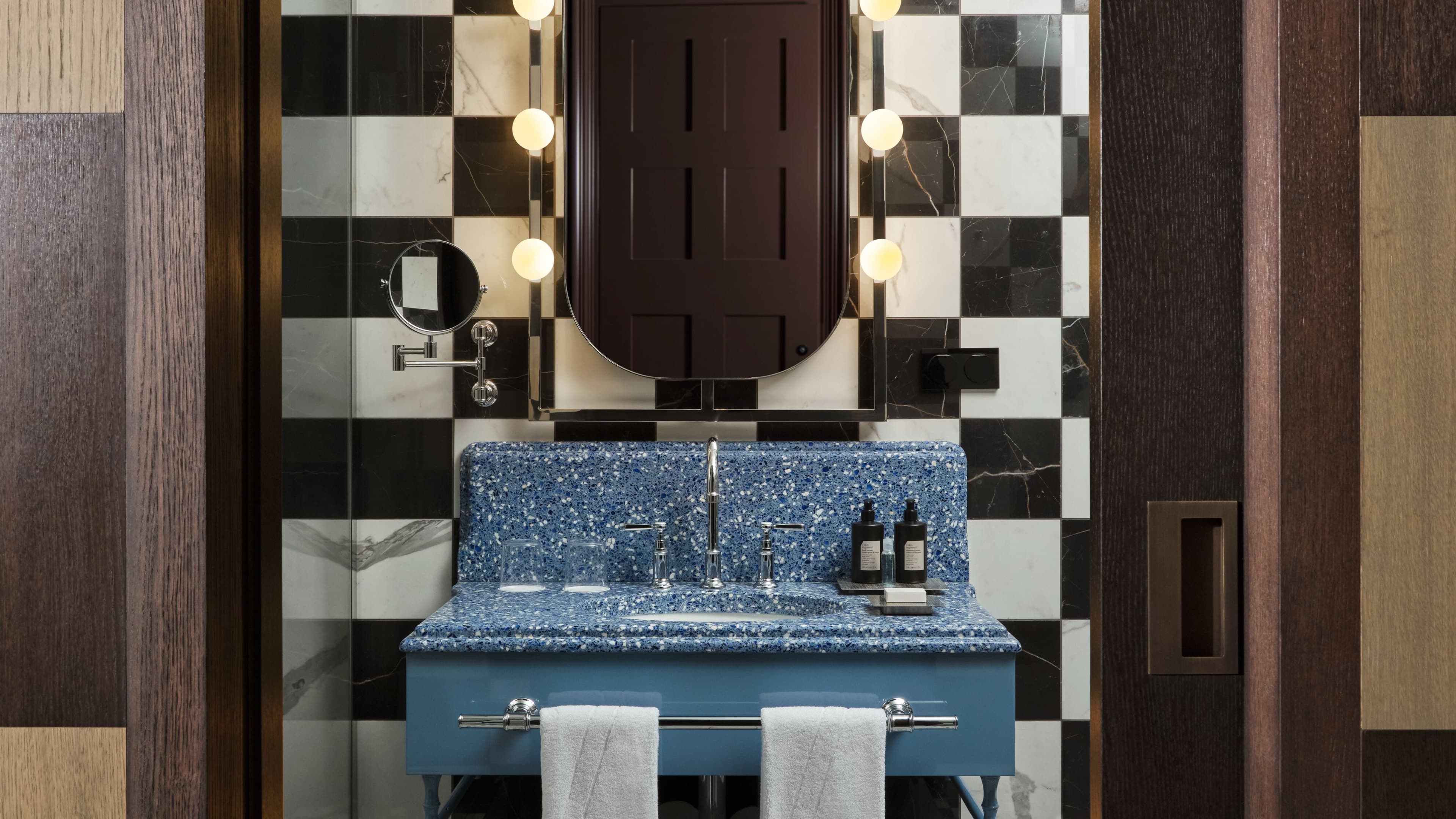 Deluxe Room - Image 6