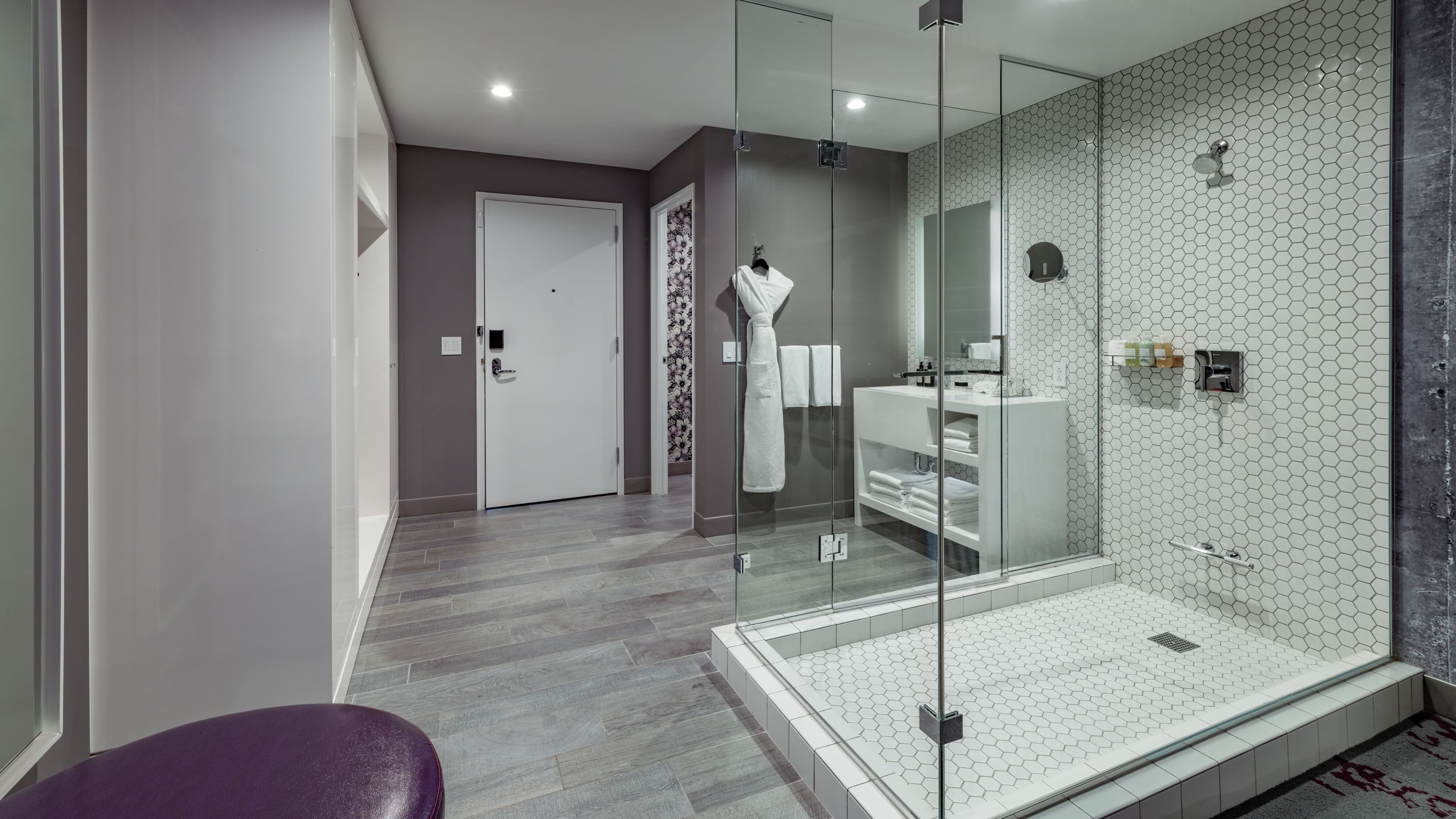 W Bellevue — 14
