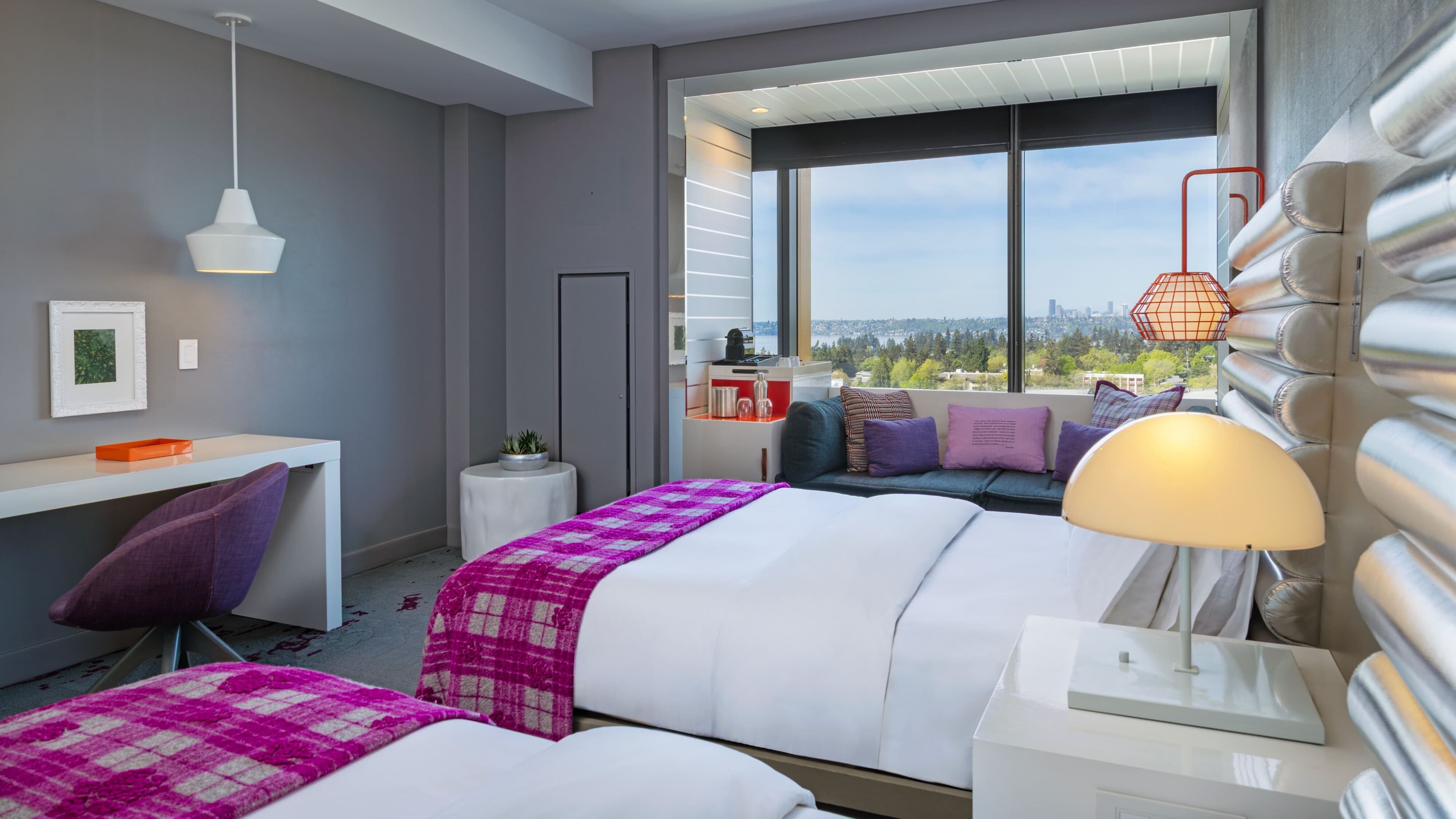 W Bellevue — 9